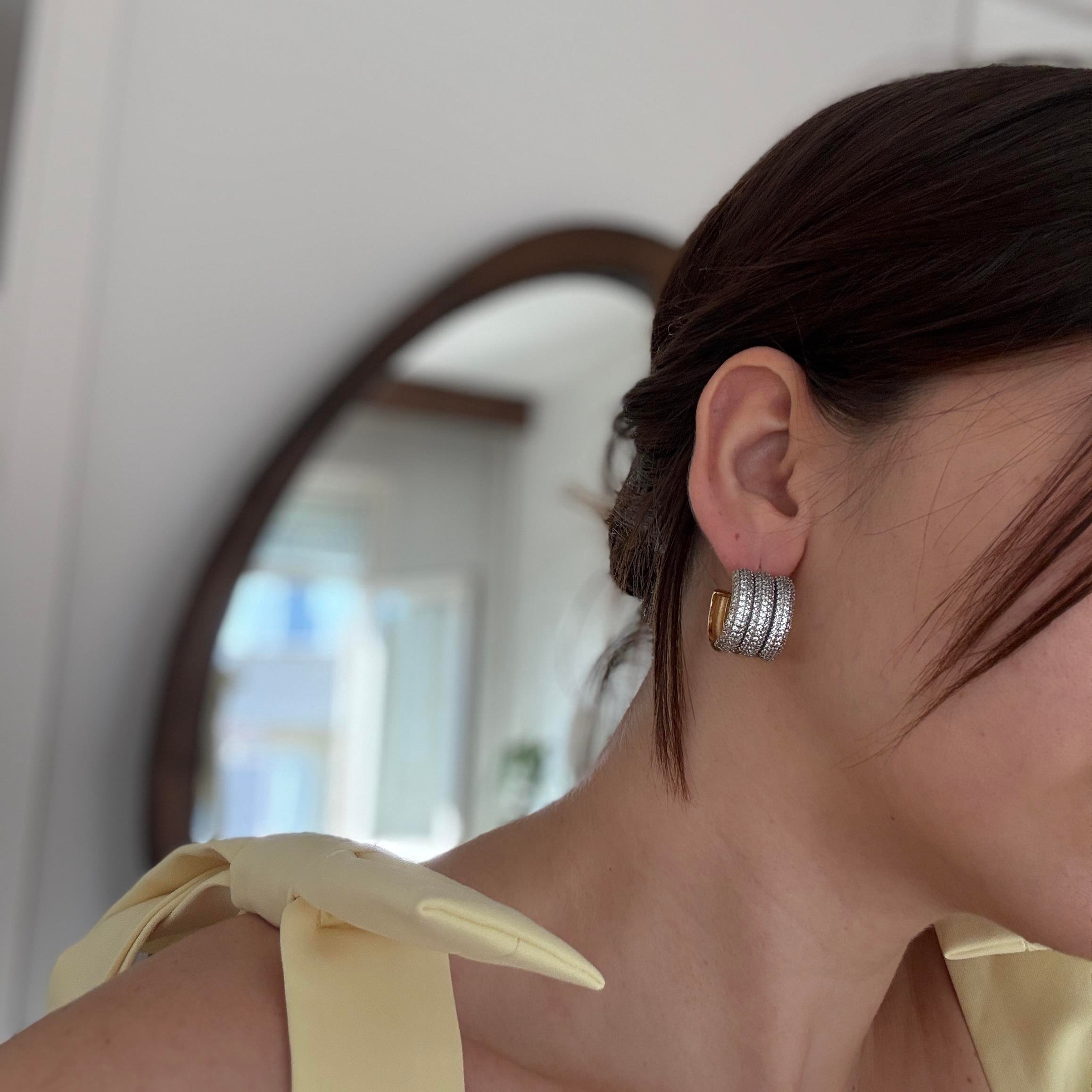 Mix Taşlı Bombeli Halka Küpe