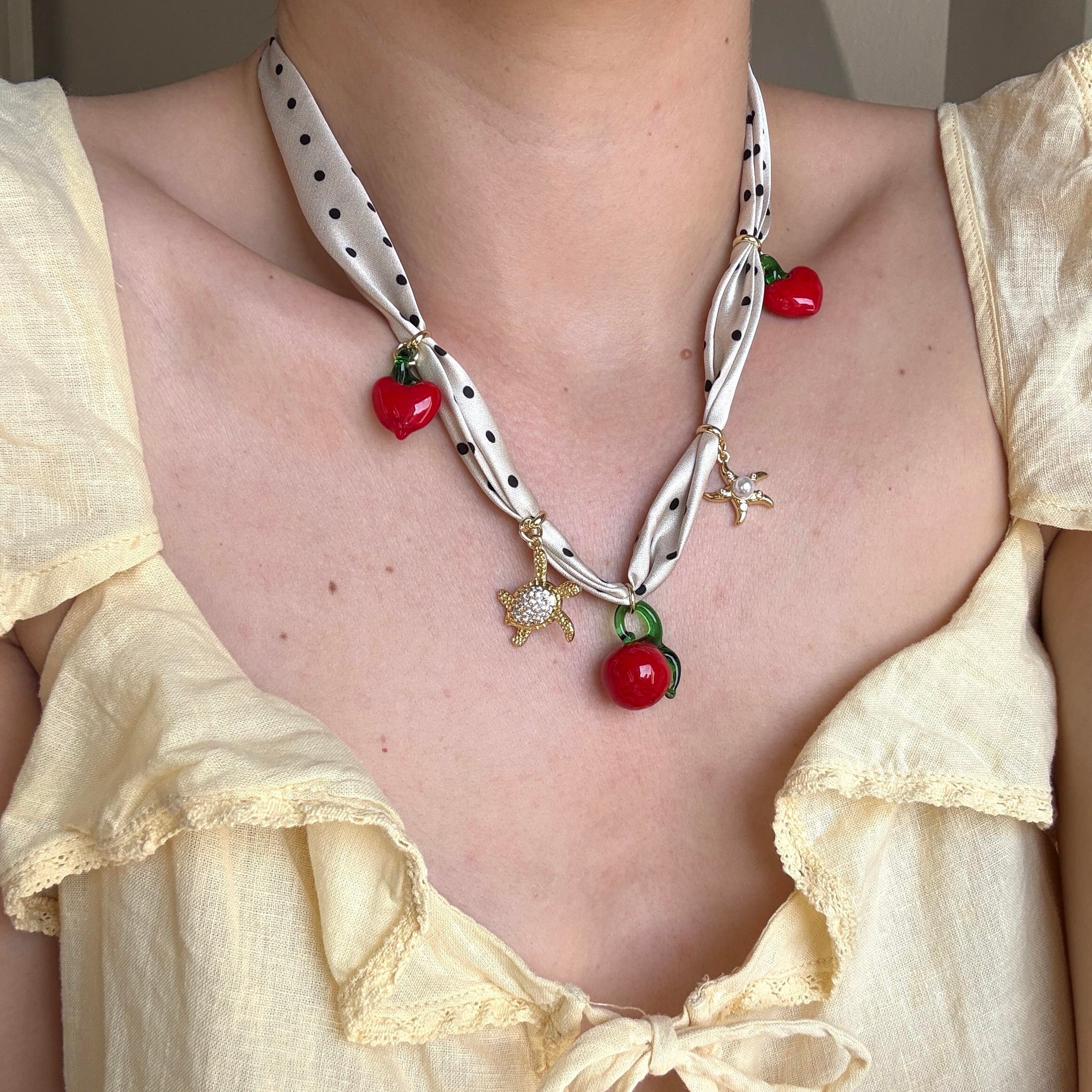 Murano Charmlı Fular Kolye