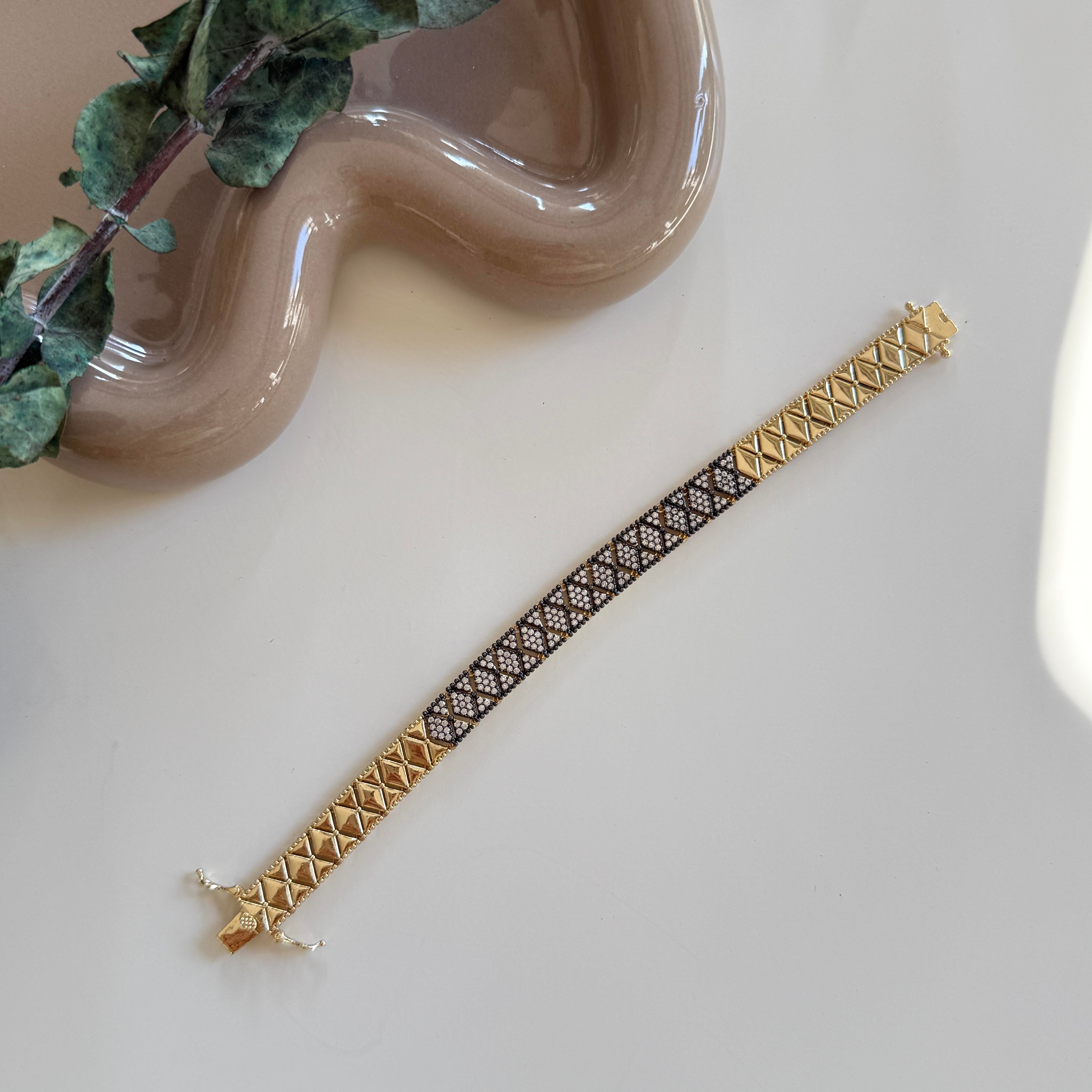 Ortası Taşlı Gold Bileklik