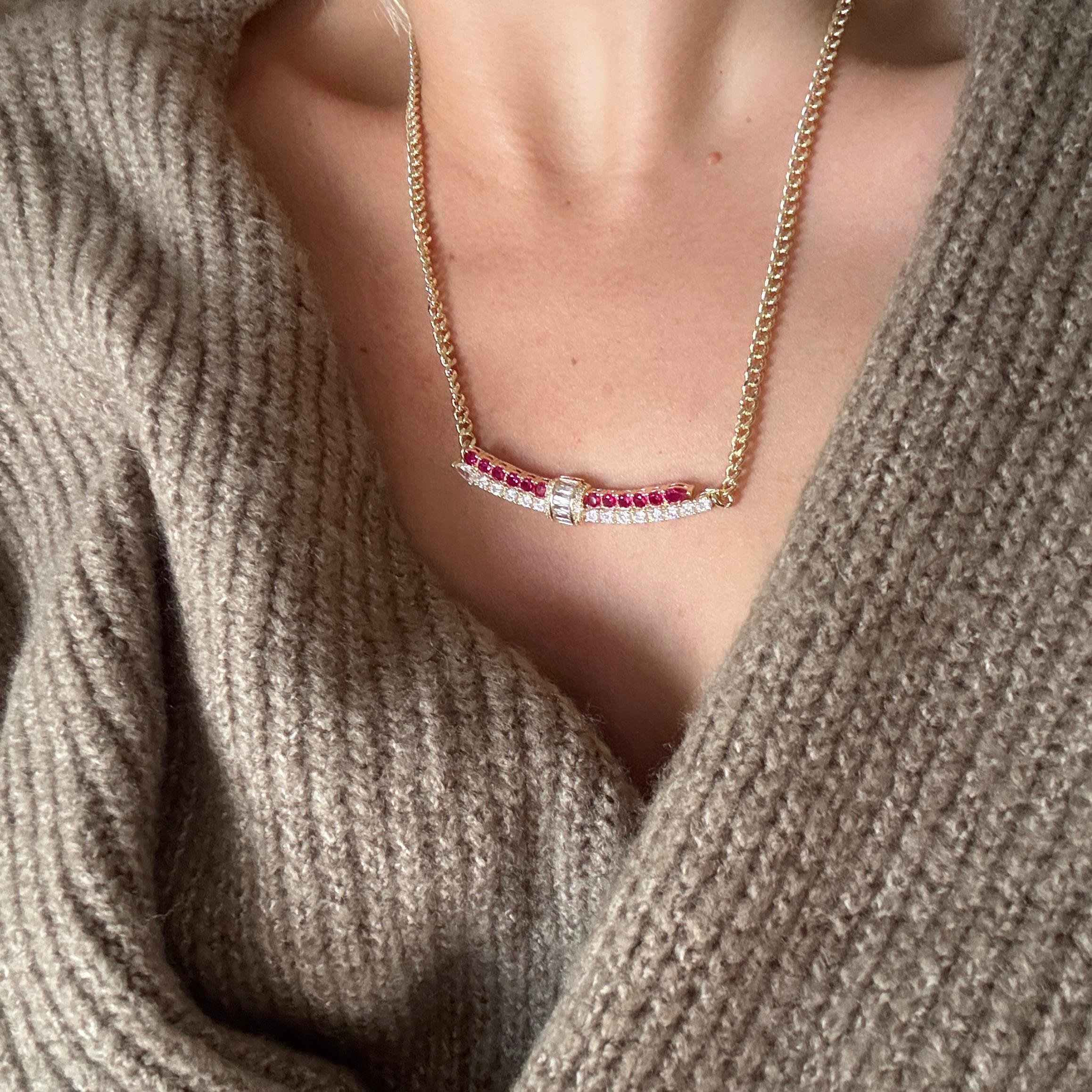 Özel Seri Fuşya Taşlı Kolye