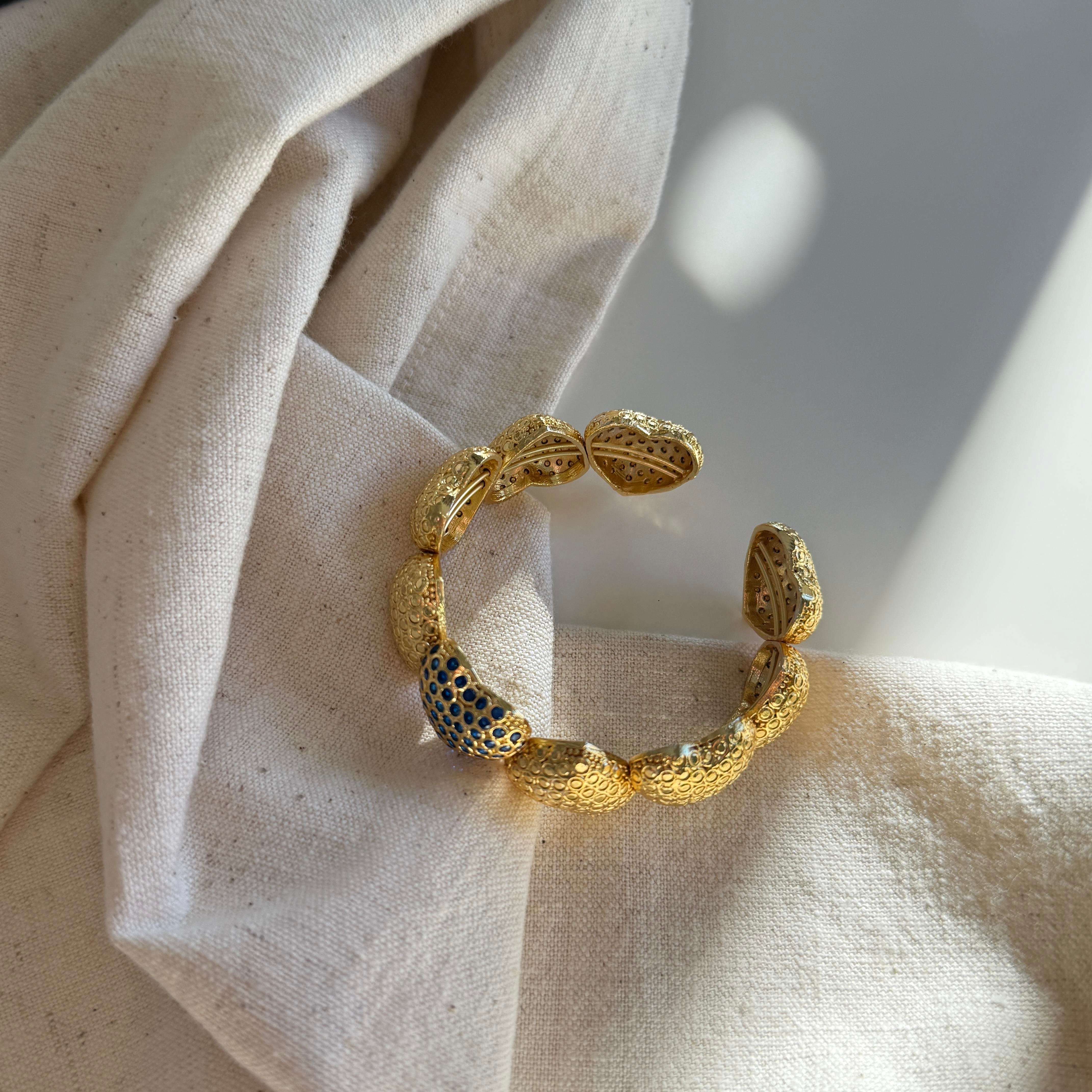 Özel Seri Ortası Lacivert Taşlı Kalp Bileklik