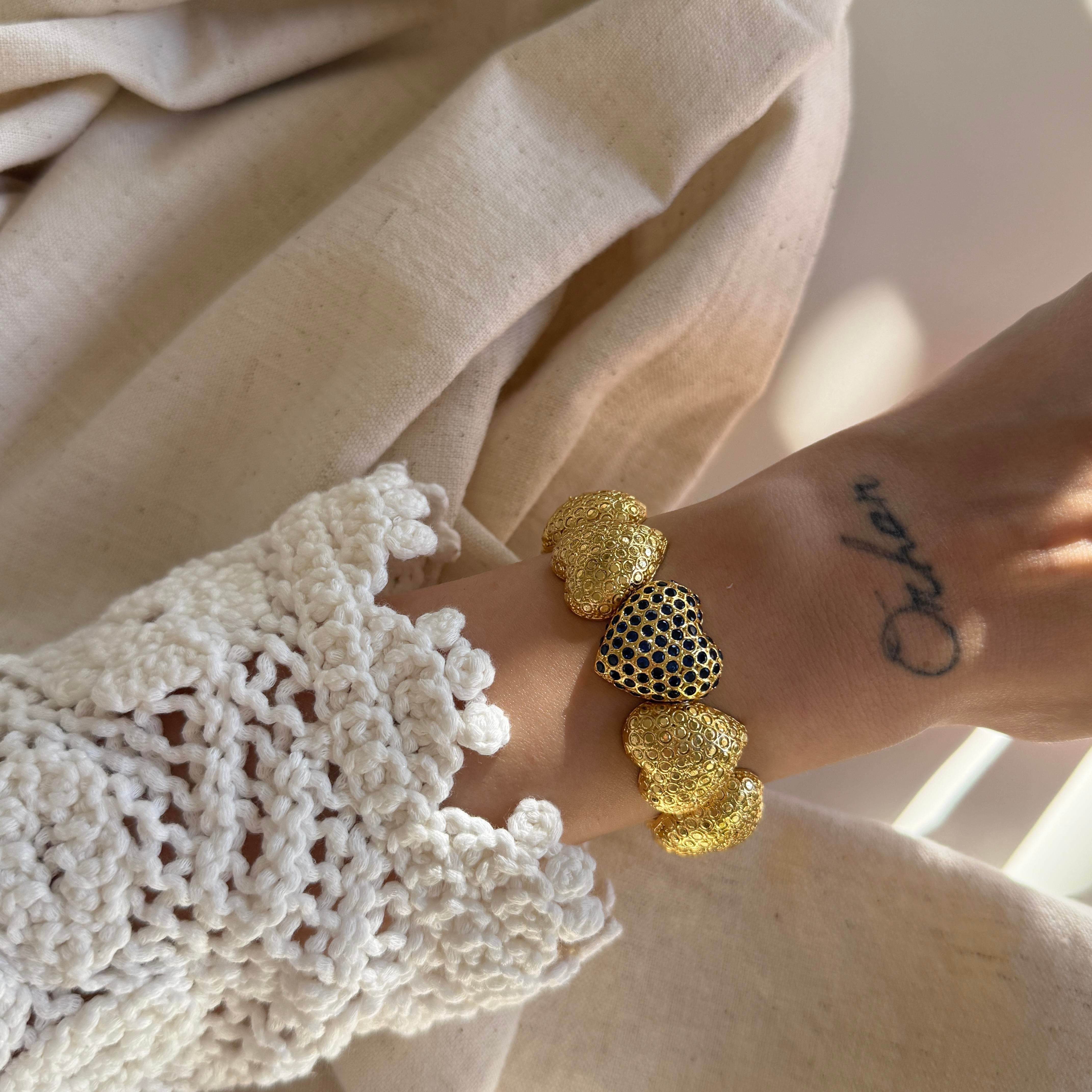 Özel Seri Ortası Lacivert Taşlı Kalp Bileklik