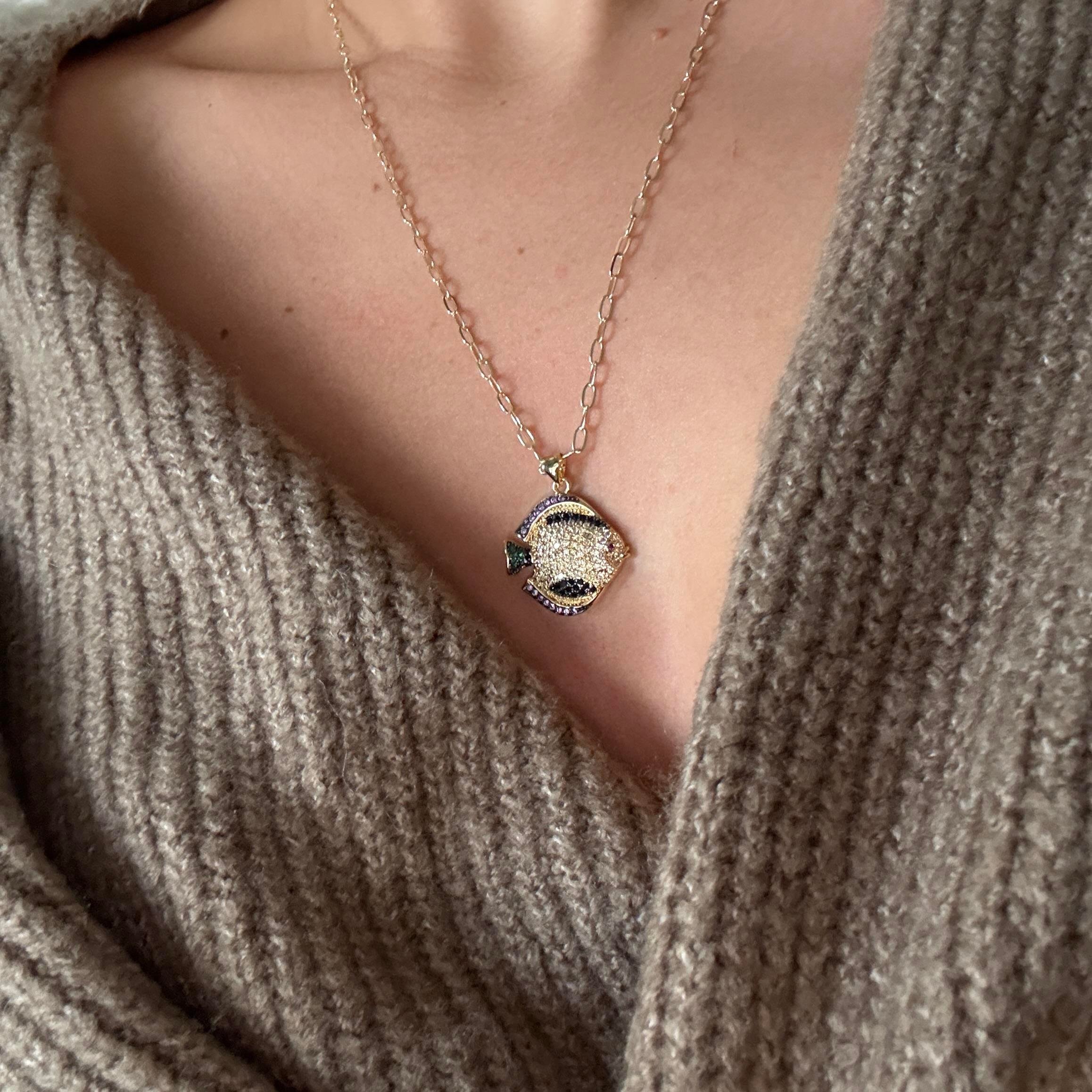 Özel Seri Taşlı Balık Kolye