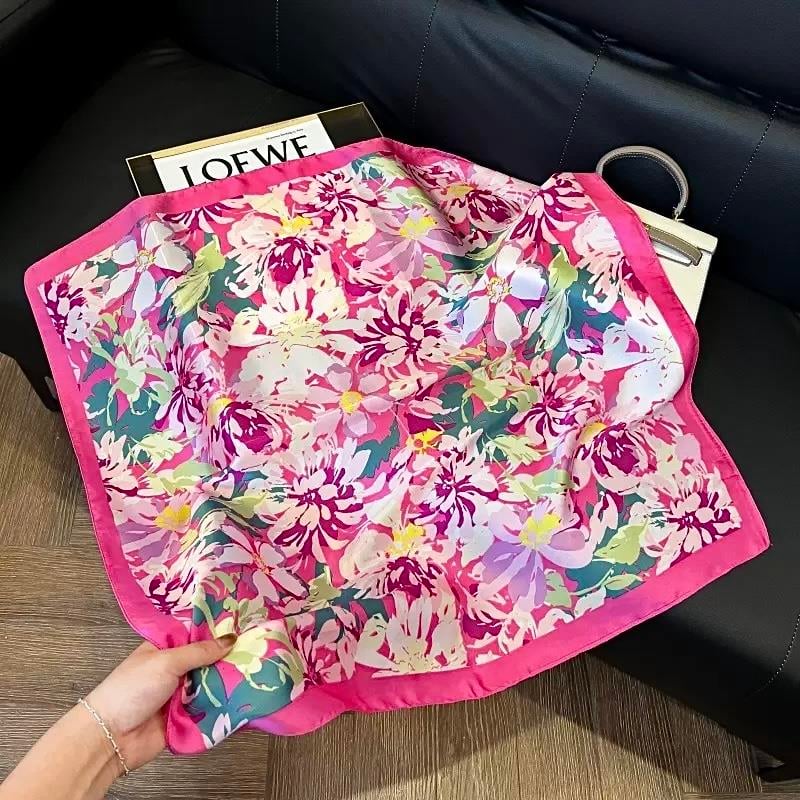 Pembe Çiçekli Fular 70X70