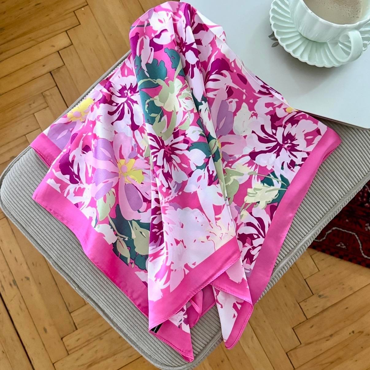 Pembe Çiçekli Fular 70X70