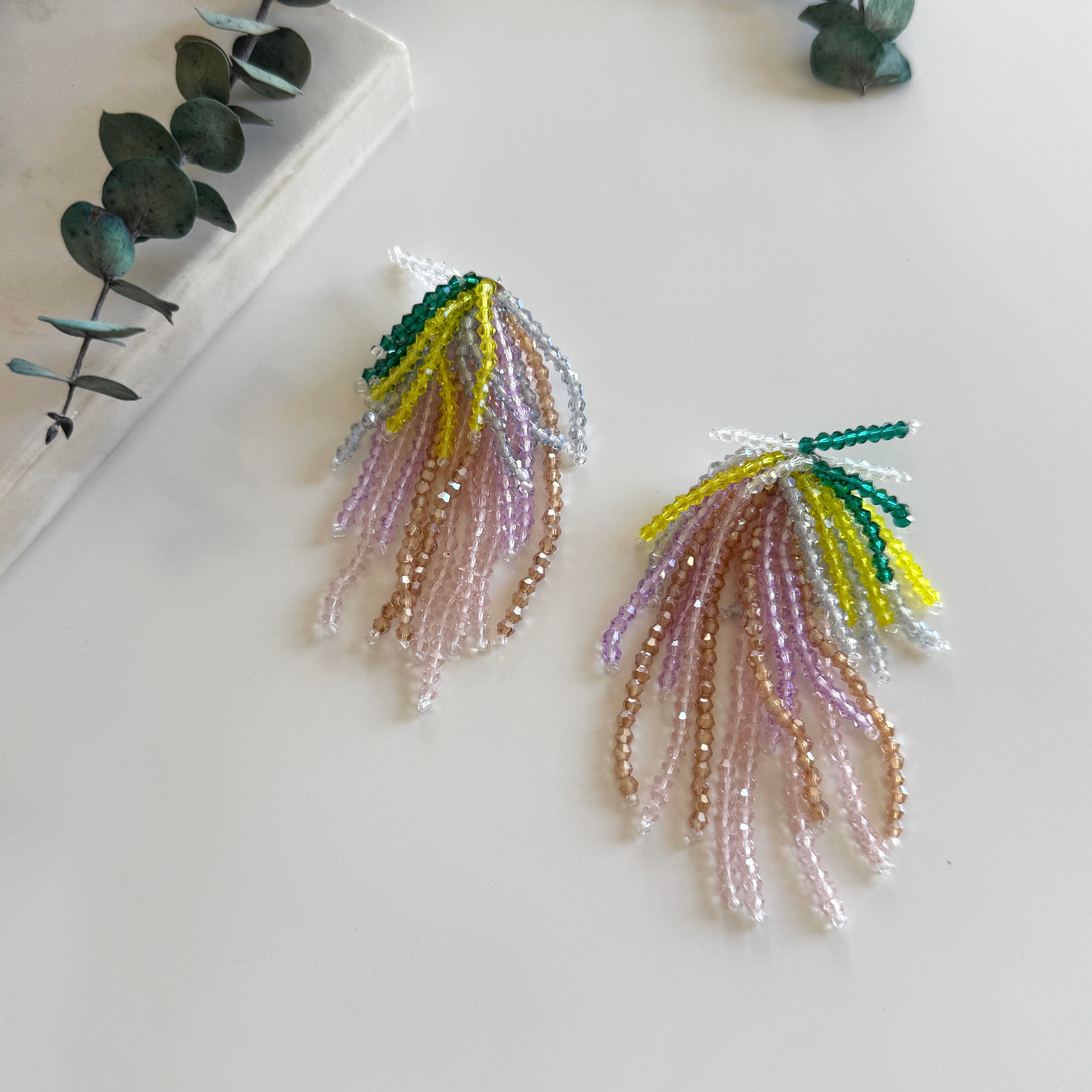 Renkli Boncuklu Sallantılı Küpe