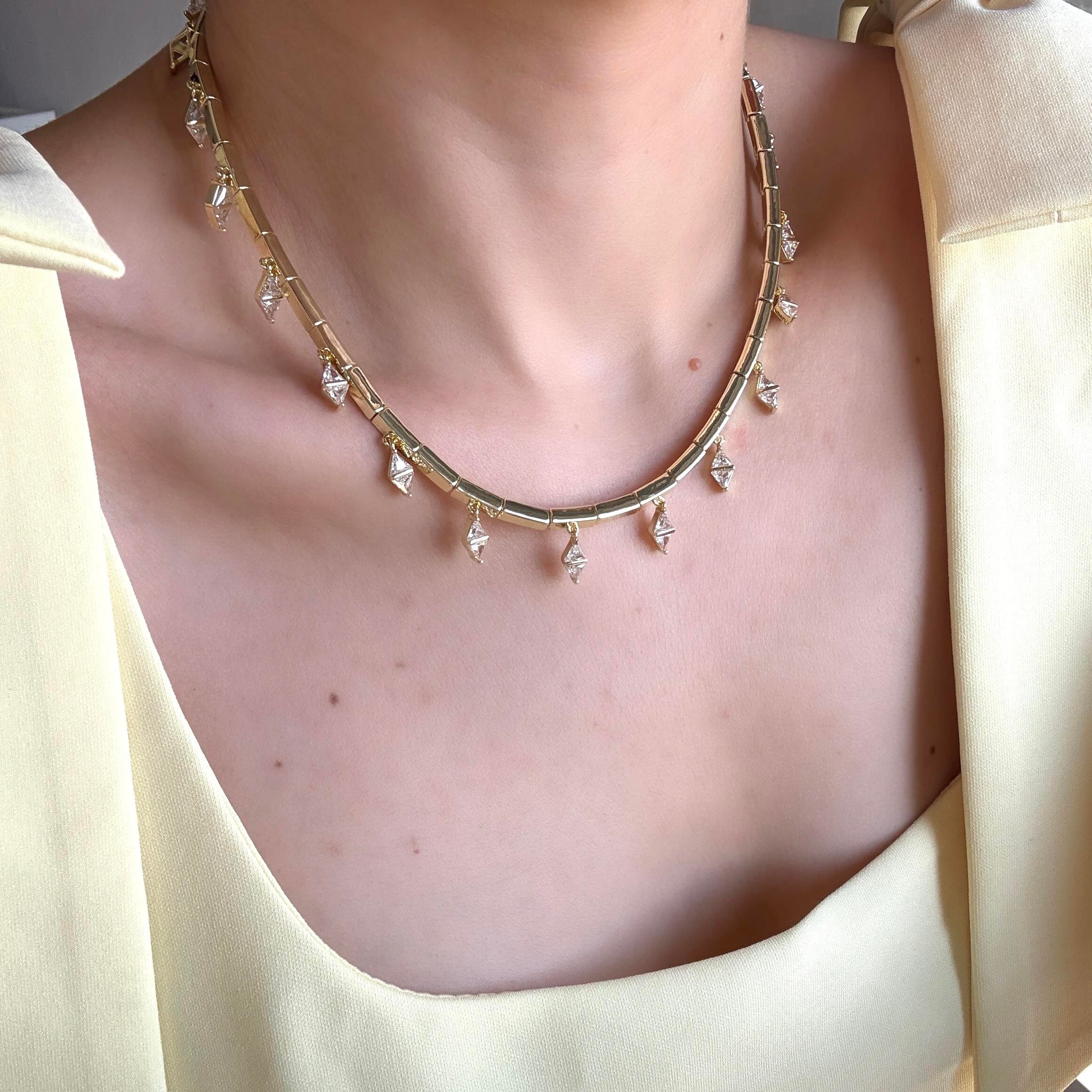 Sallantı Taşlı Kolye