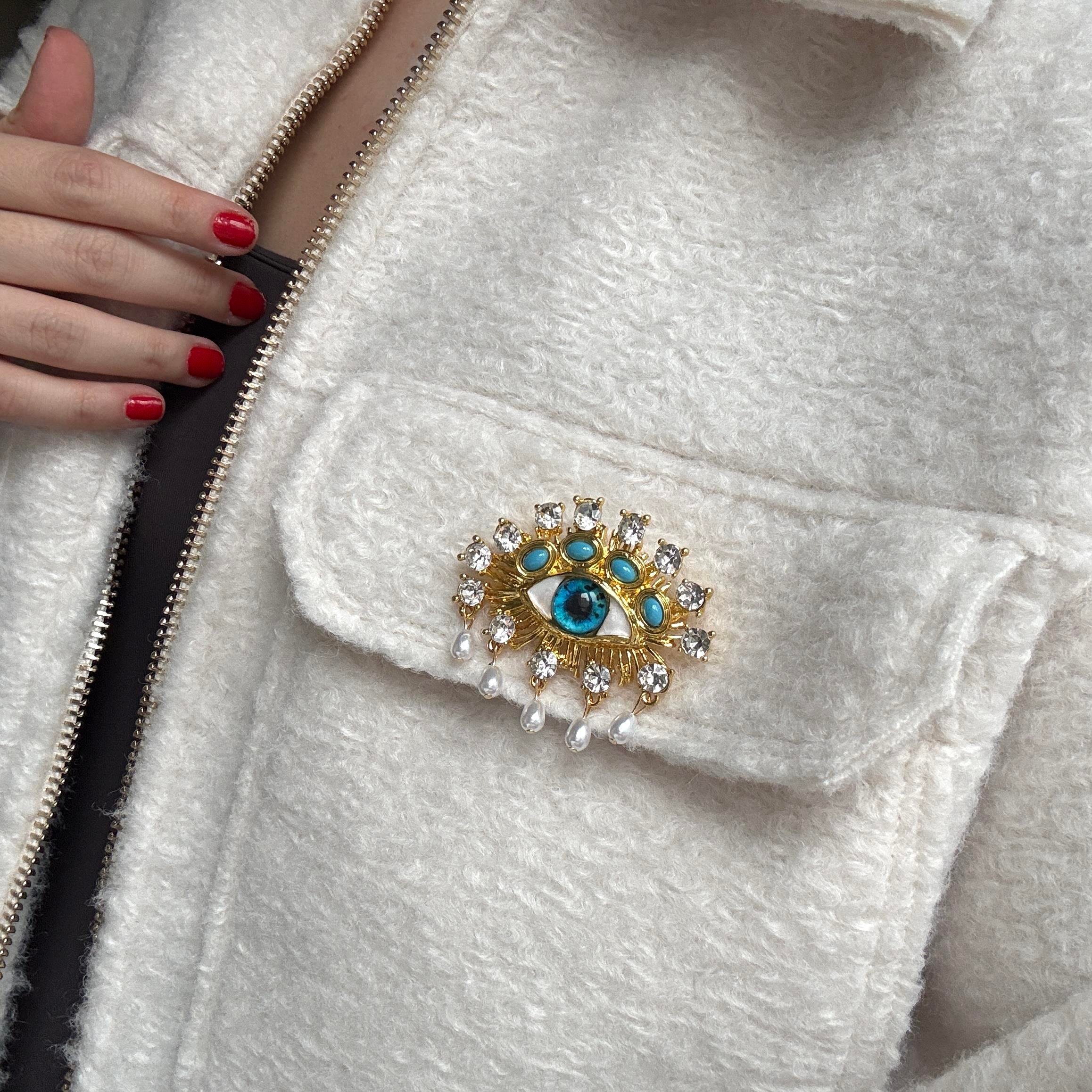 Sallantılı Göz Broş