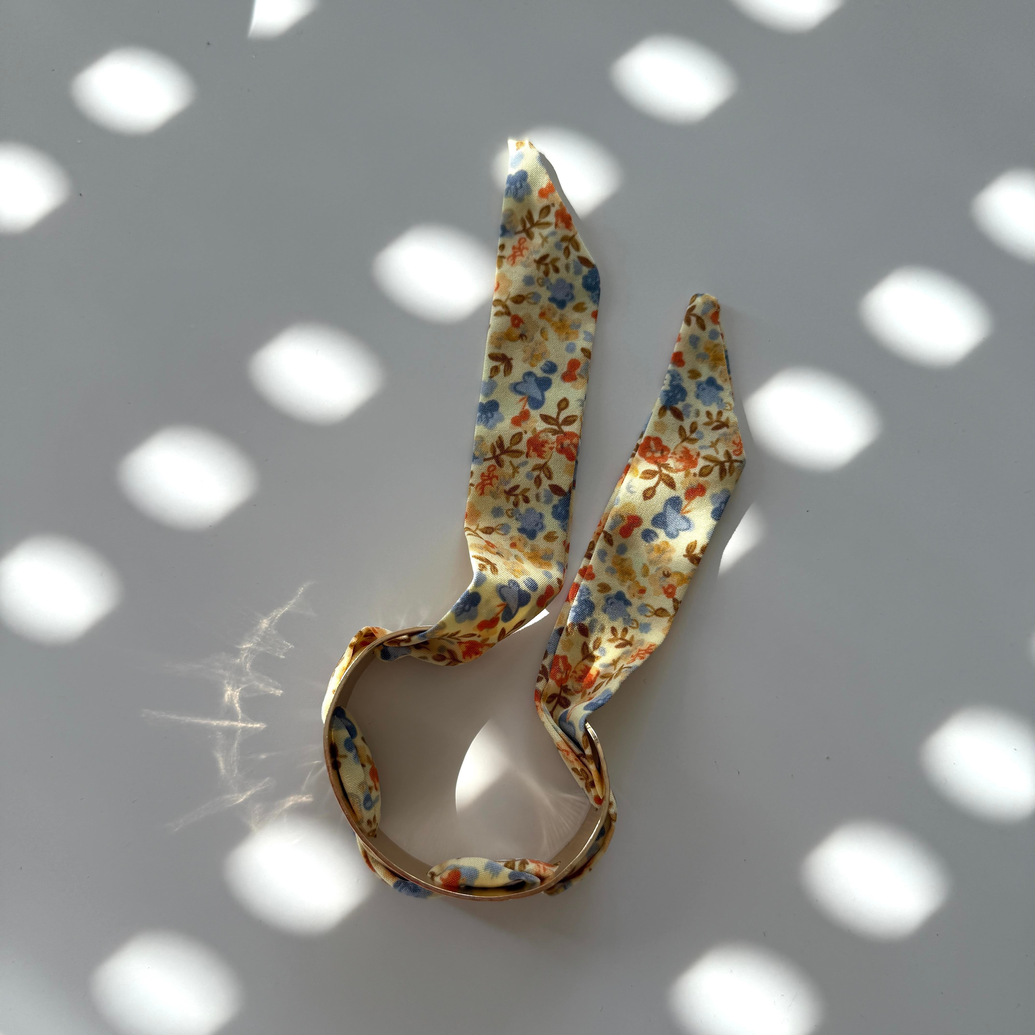 Sarı Çiçekli Fular Bilezik