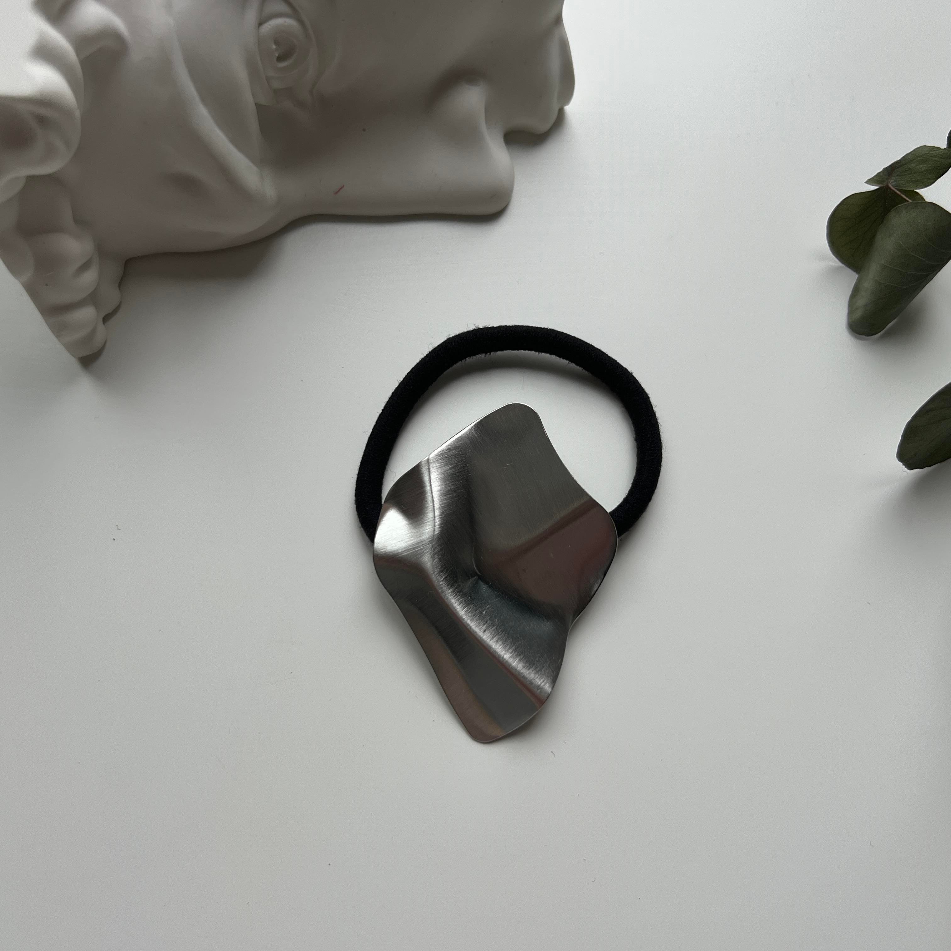 Silver Dalgalı Asimetrik Lastik Toka