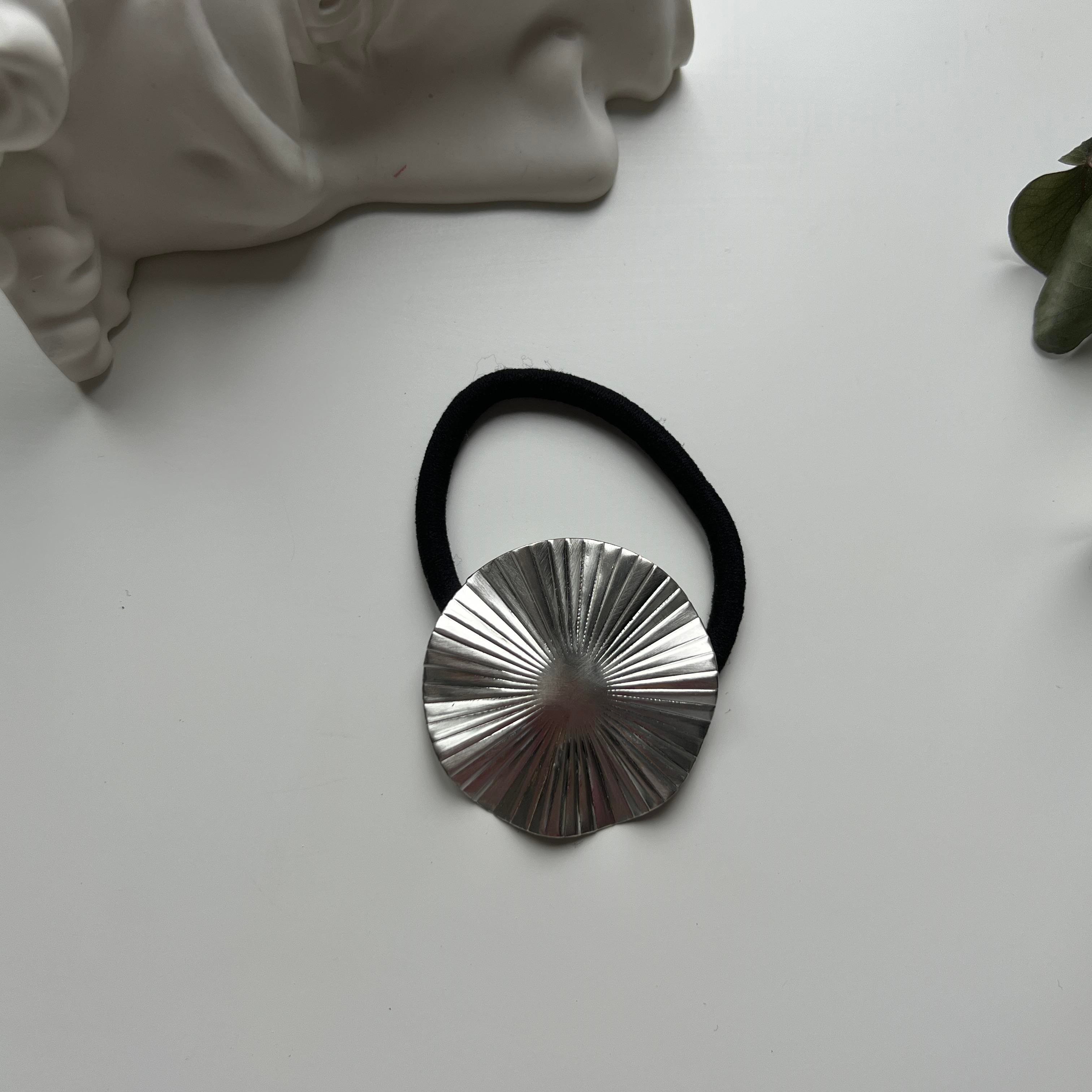 Silver Dalgalı Plaka Lastik Toka