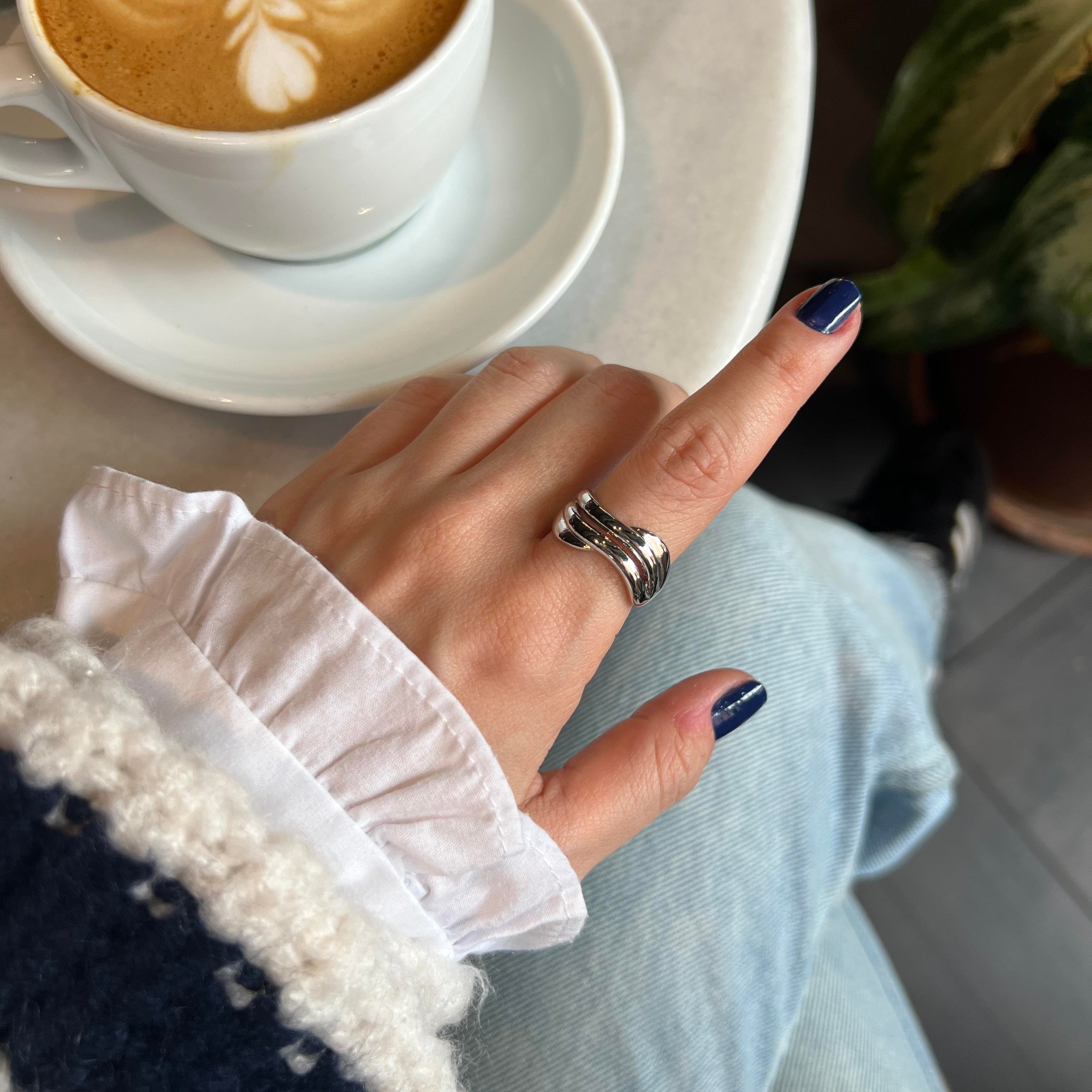 Silver Dalgalı Tasarım Yüzük