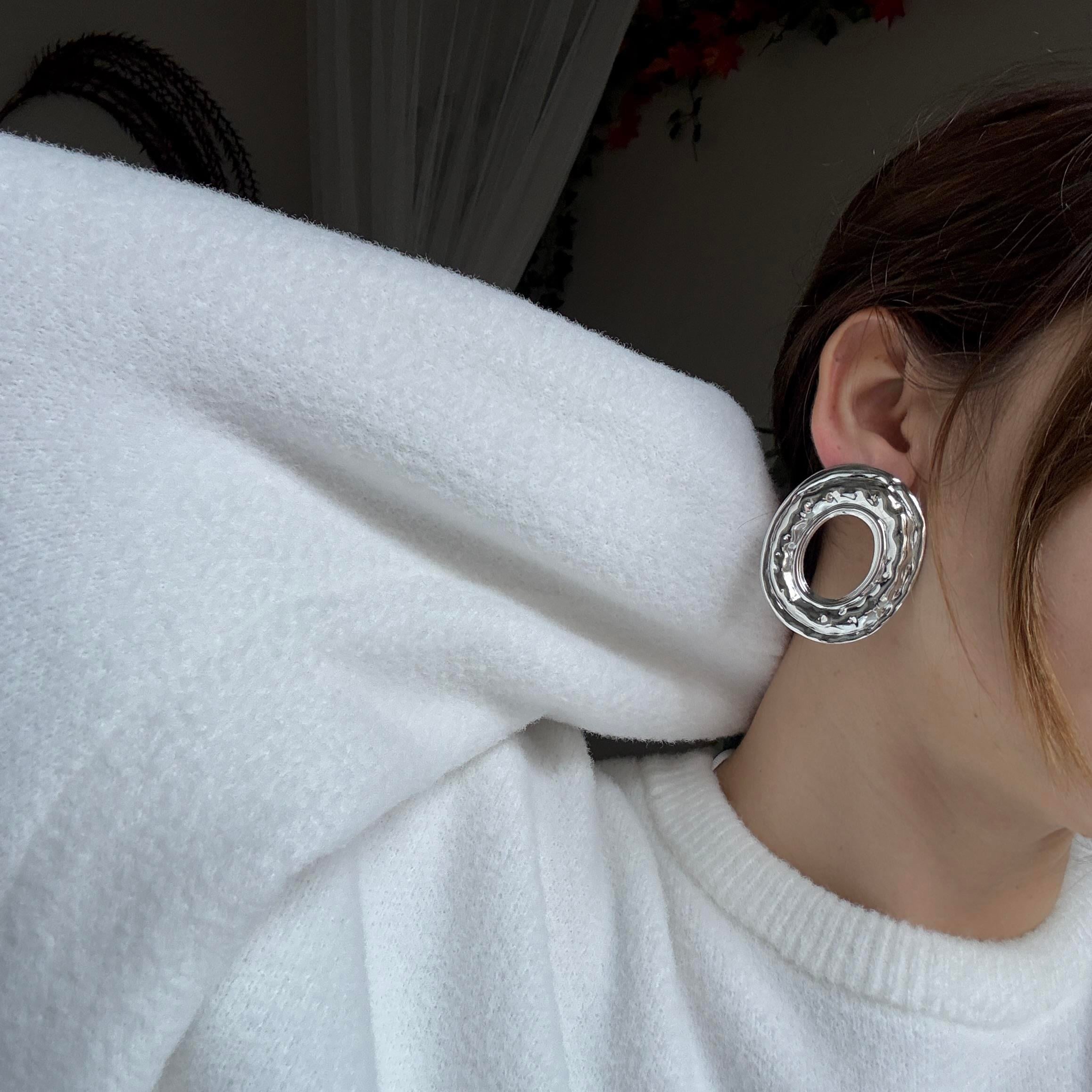 Silver Ezme Oval Küpe