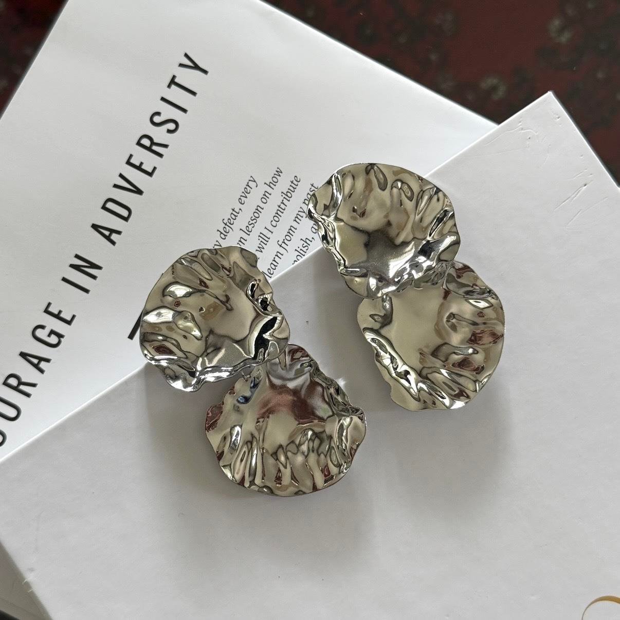 Silver Ezme Sallantılı Küpe