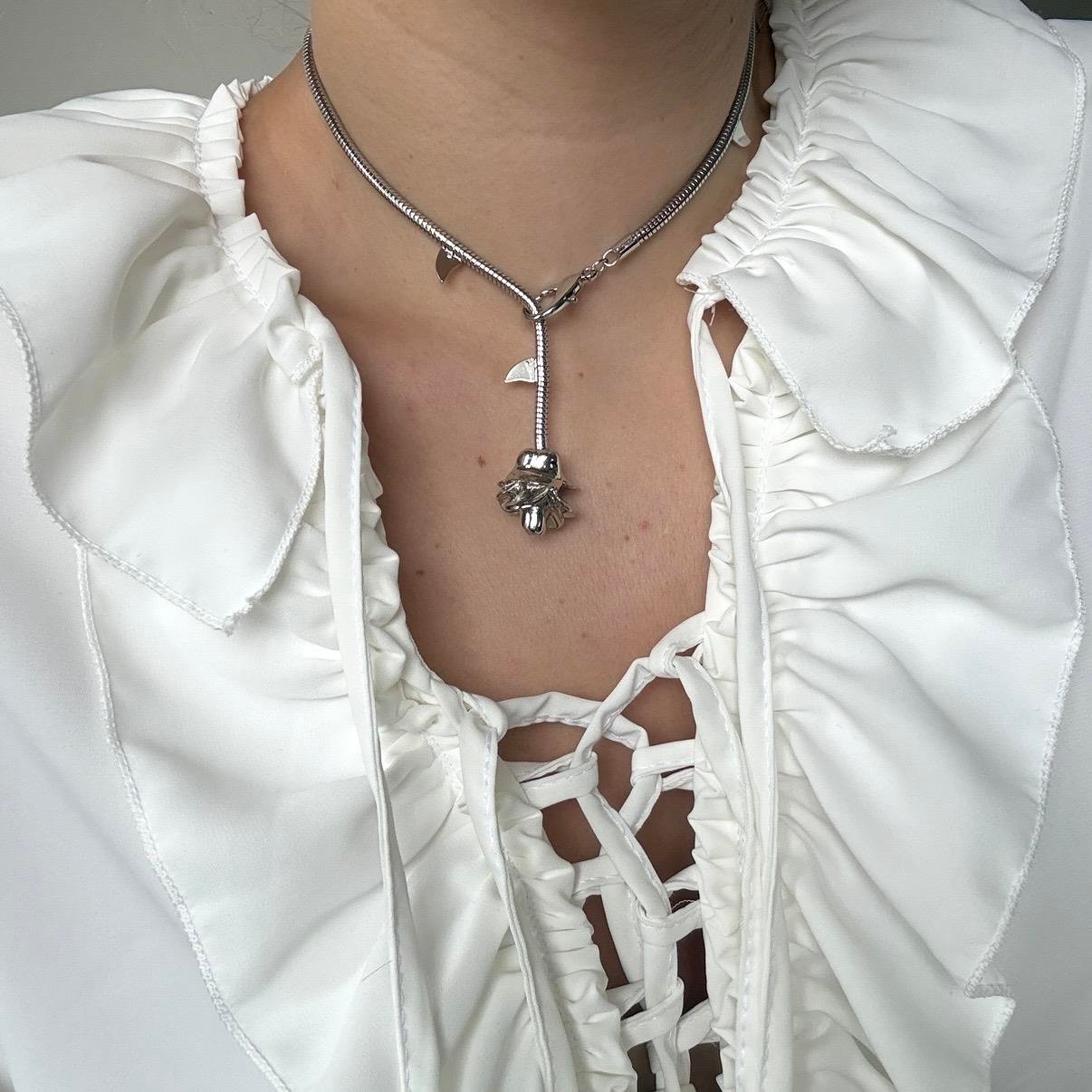 Silver Gül Choker Kolye