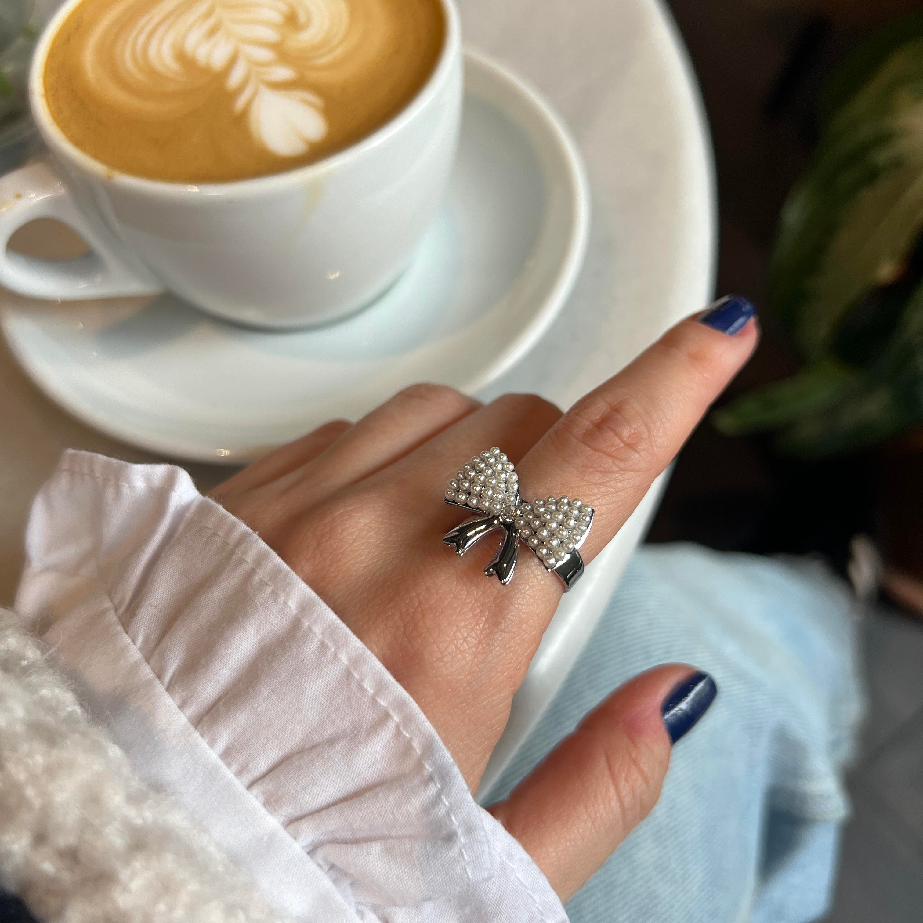 Silver İncili Fiyonk Yüzük