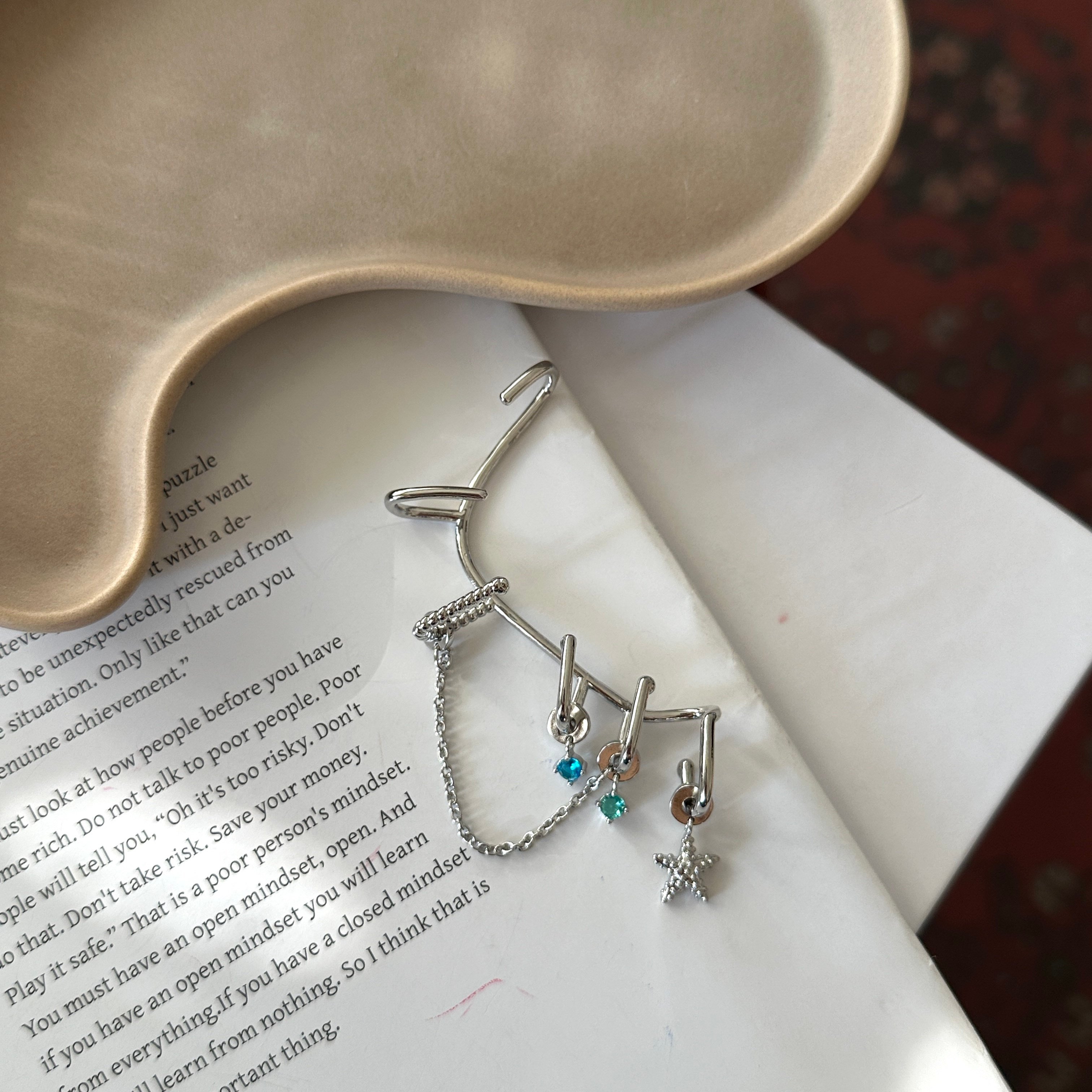 Silver Mavi Taşlı Charmlı Earcuff Küpe