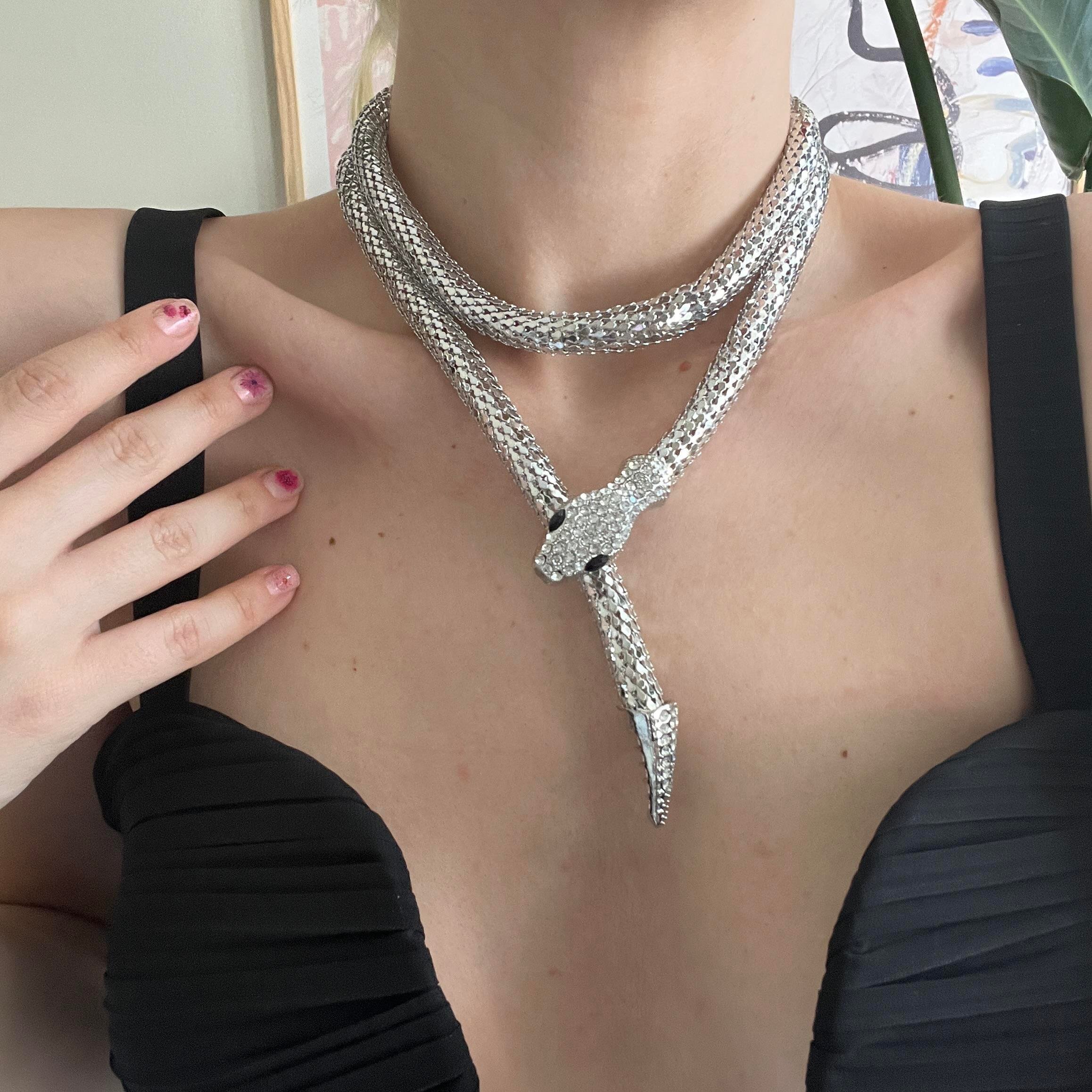 Silver Mıknatıslı Yılan Kolye