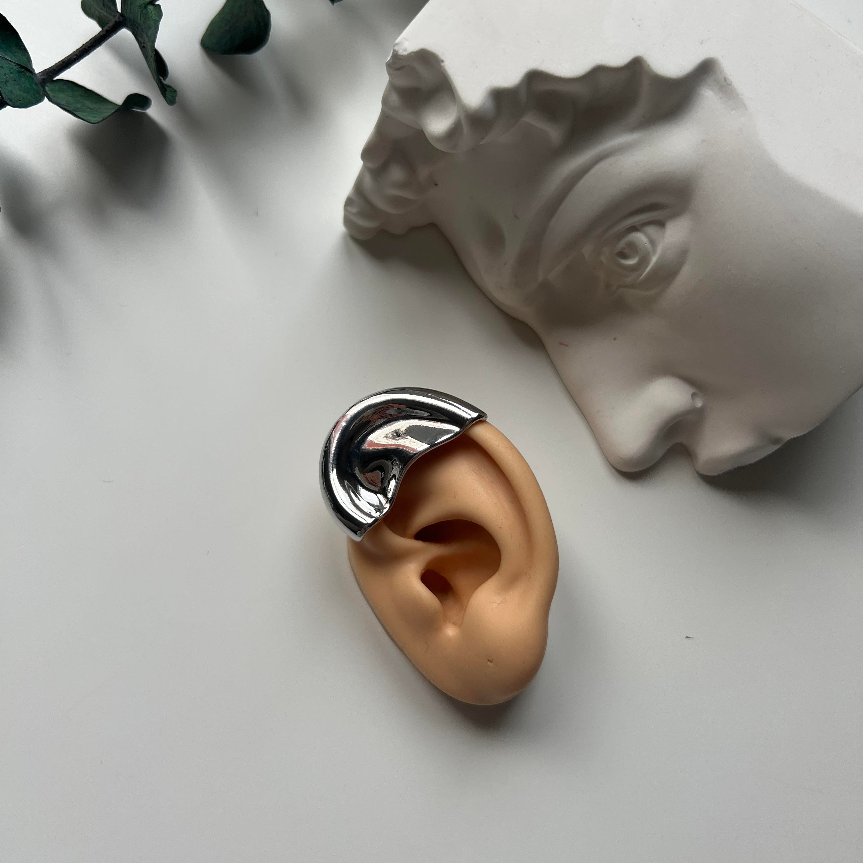 Silver Oreille Earcuff