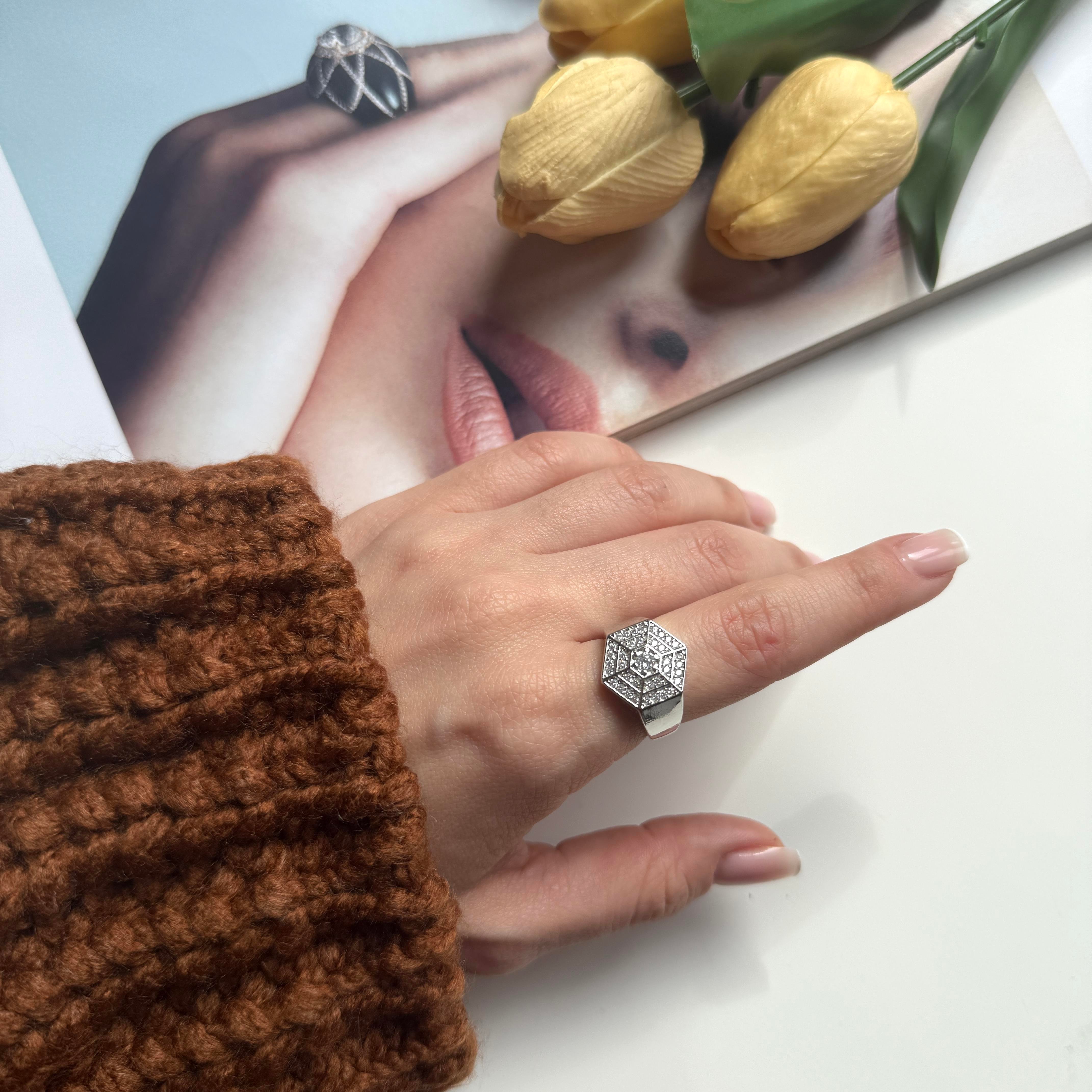 Silver Taşlı Altıgen Yüzük