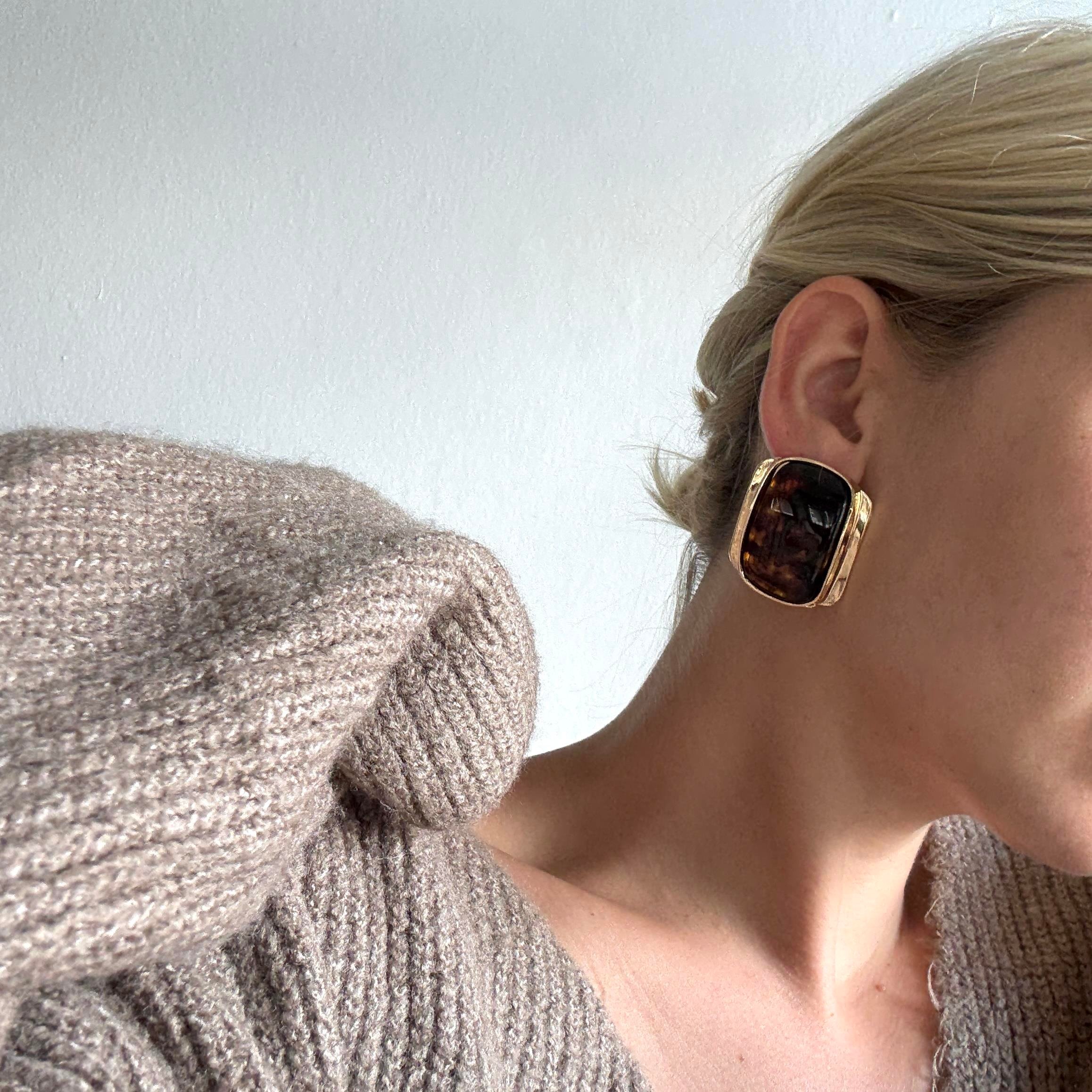 Siyah Kemik Oval Küpe