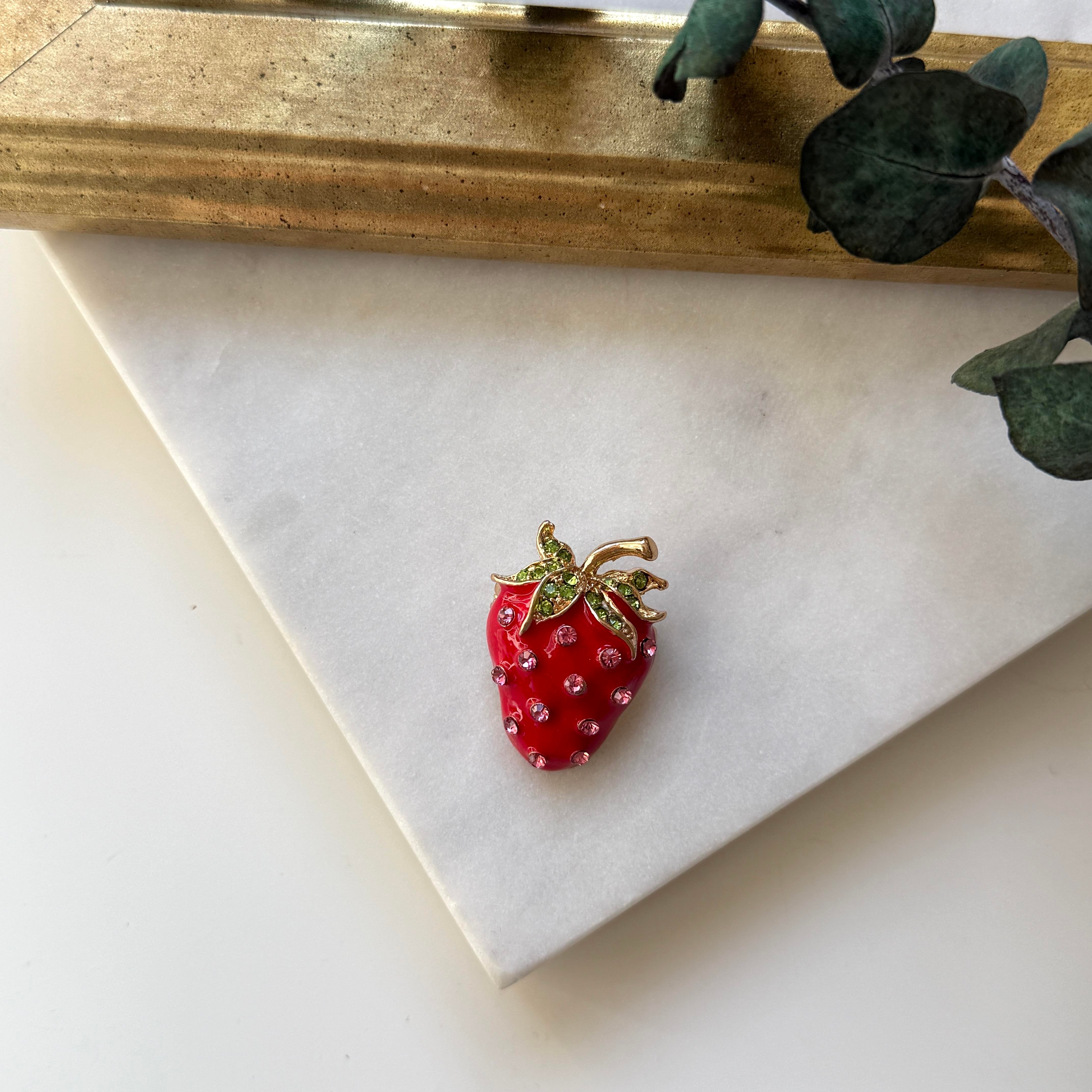 Taşlı Çilek Broş
