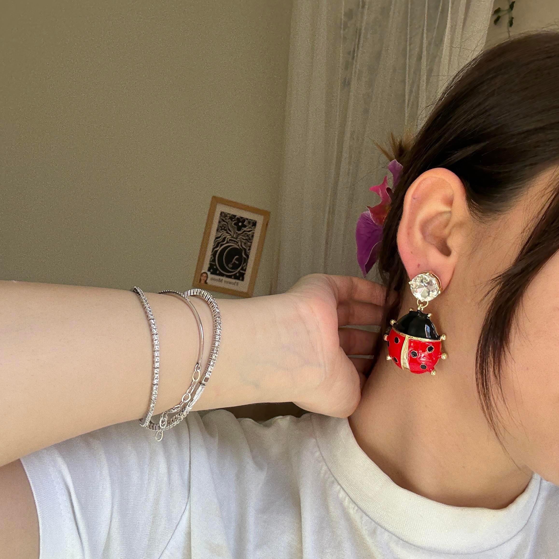 Taşlı Uğur Böceği Küpe