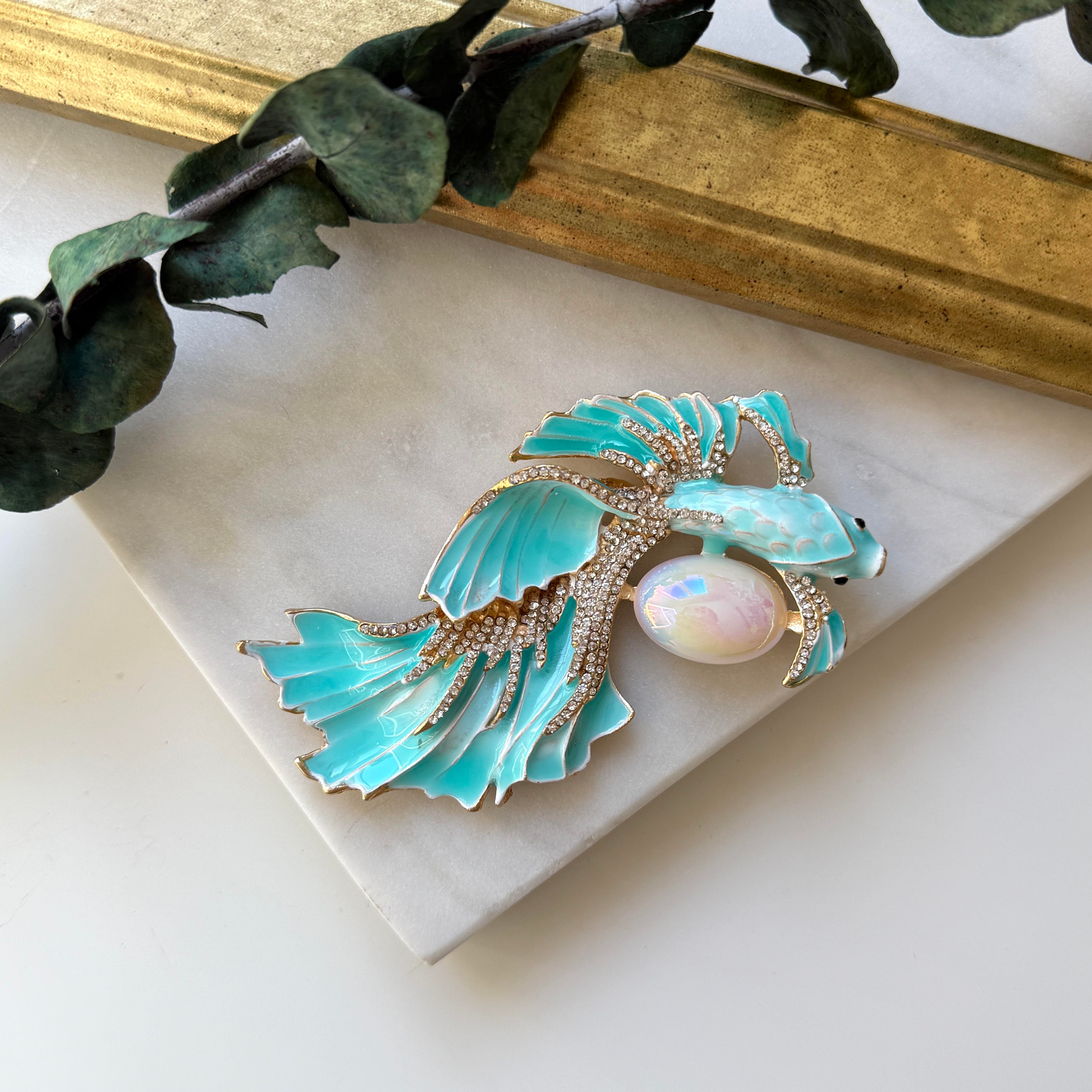 Turkuaz Mineli Koi Balığı Broş