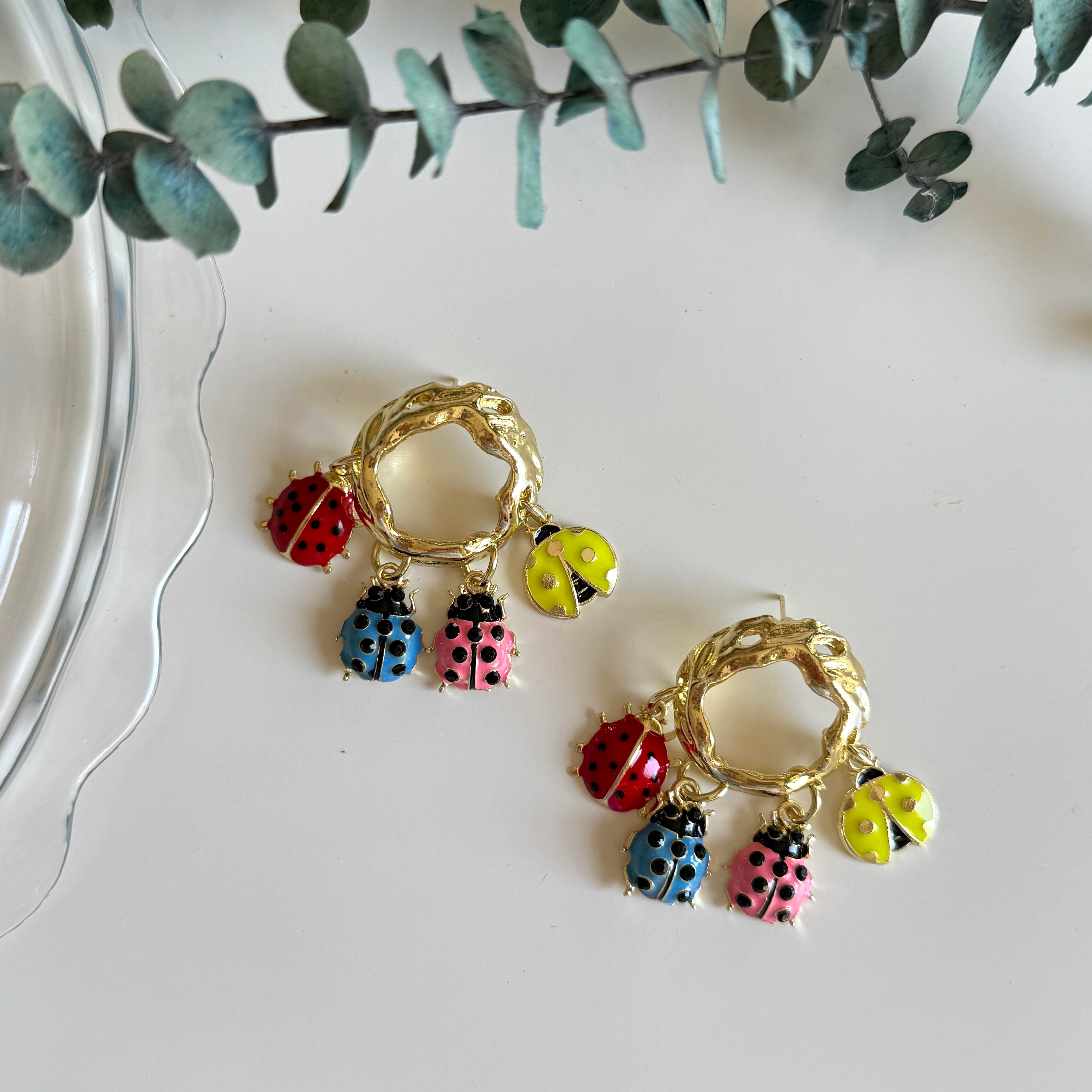 Uğur Böceği Charmlı Küpe