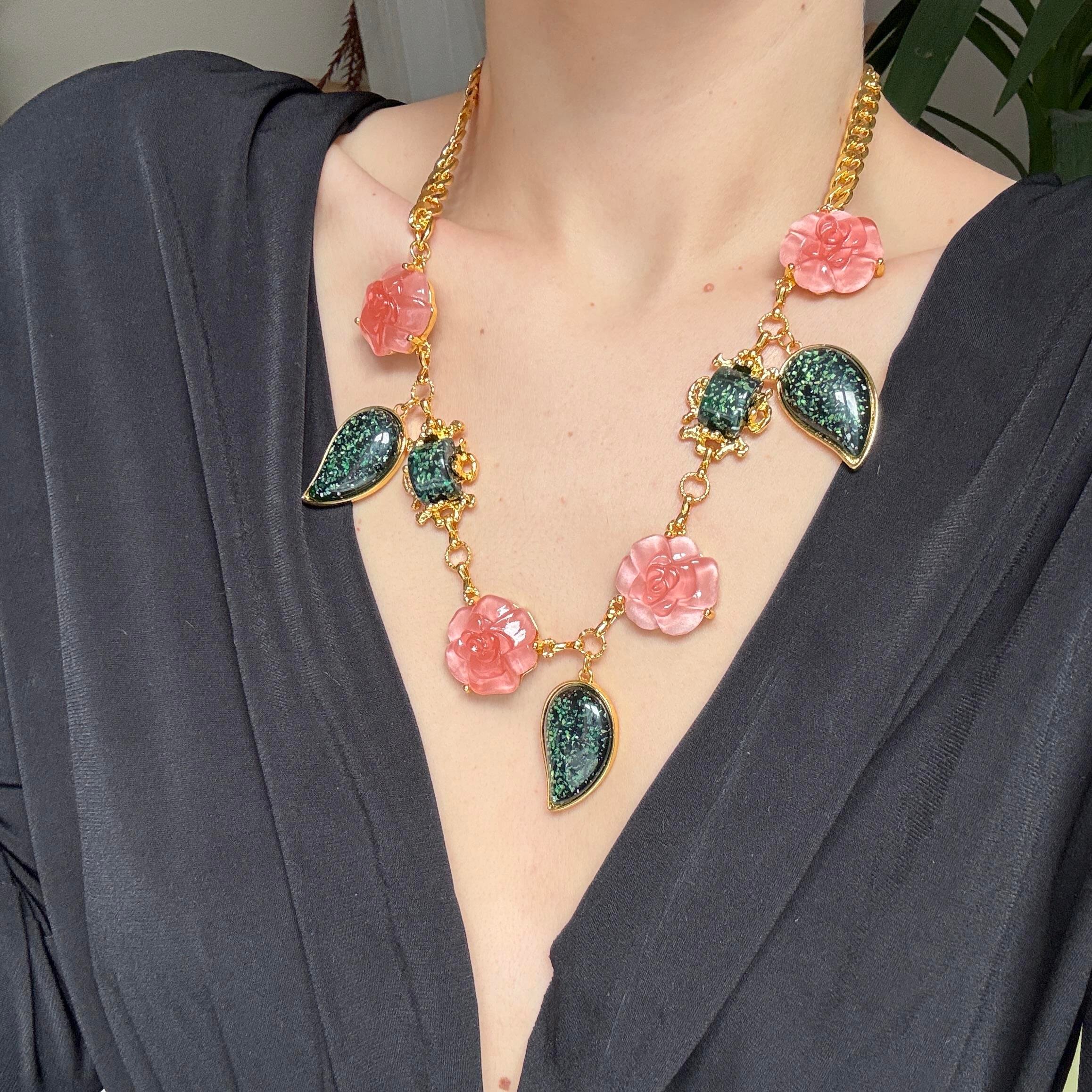 Yapraklı Pembe Gül Kolye