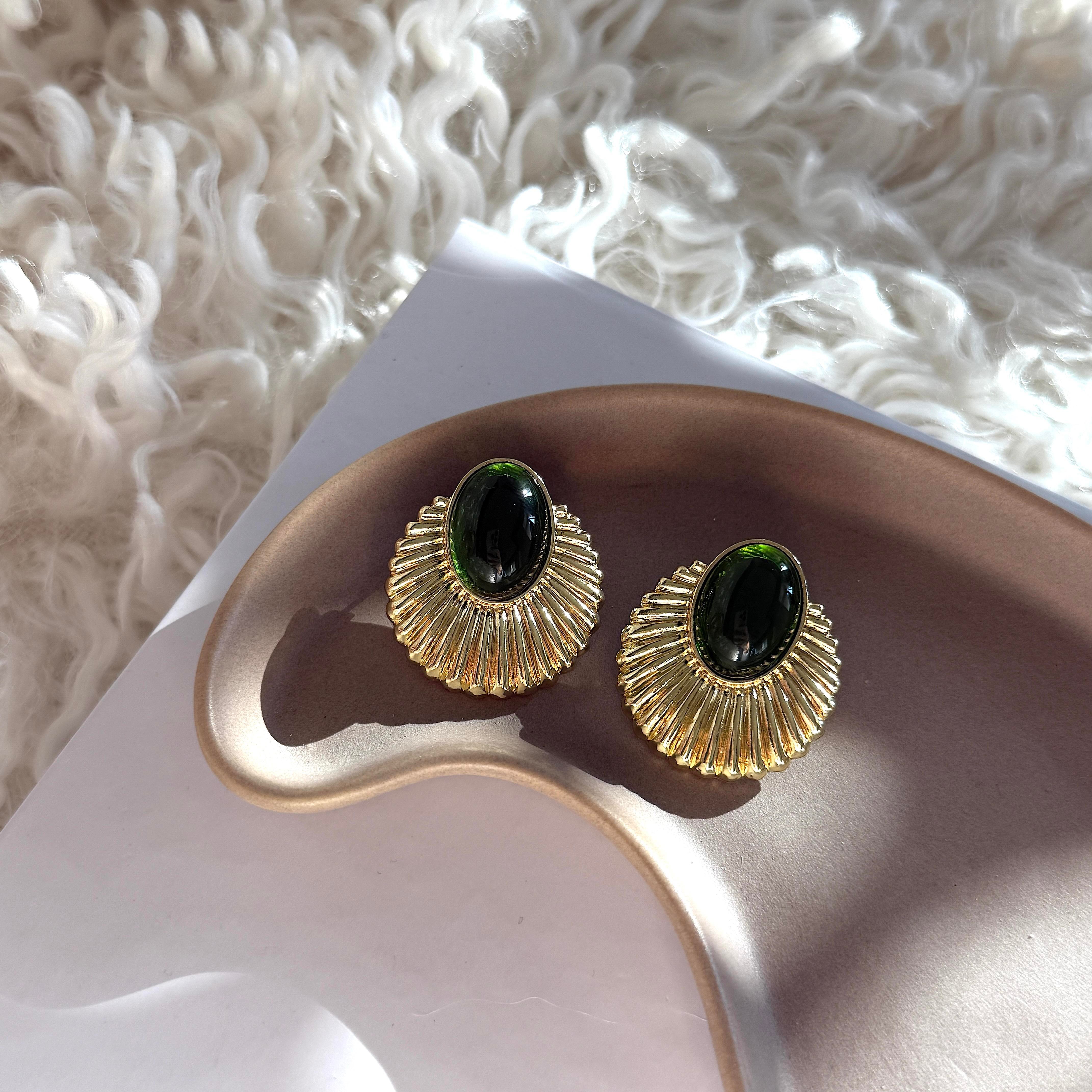 Yeşil Oval Taşlı Vintage Küpe