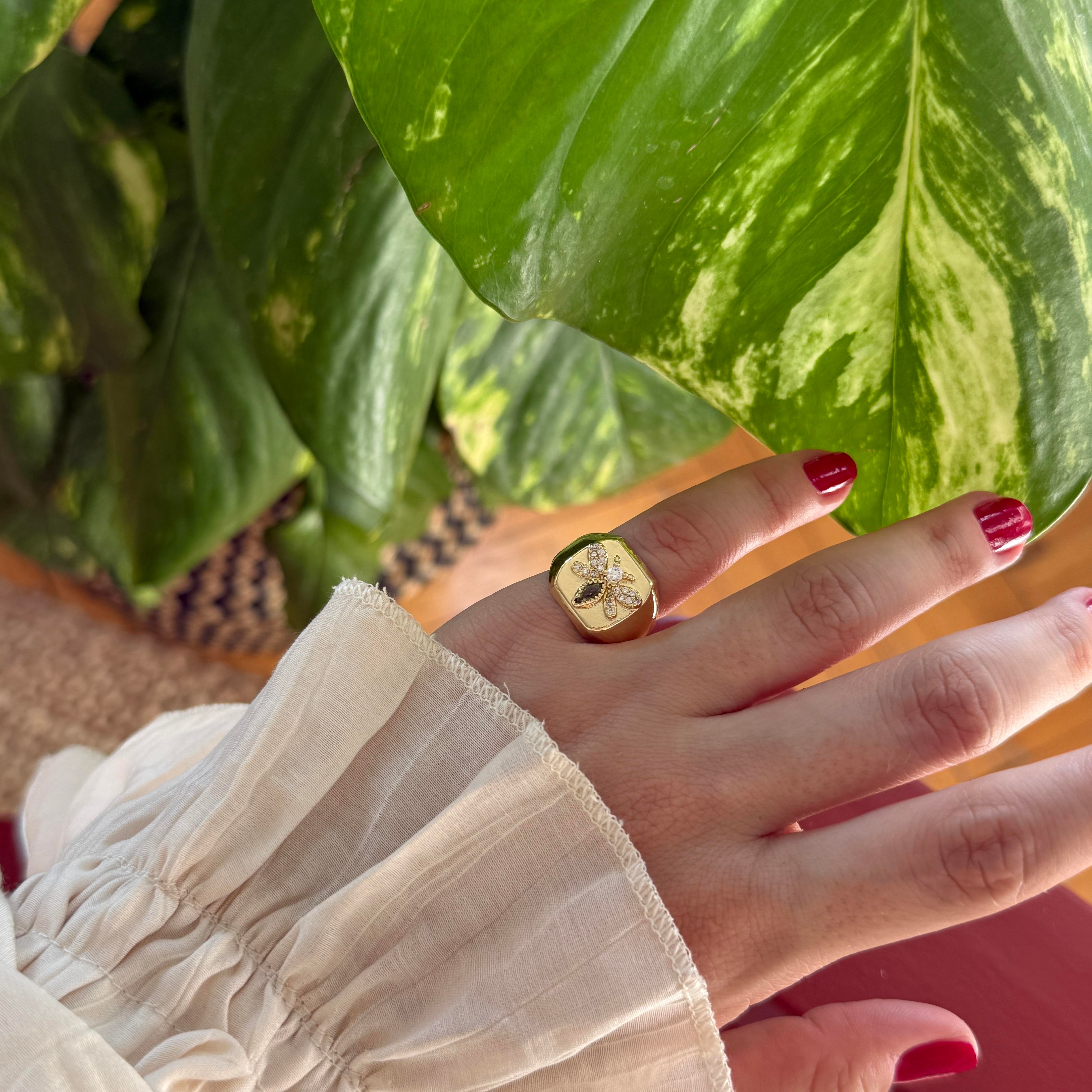 Yeşil Taşlı Arı Serçe Yüzük