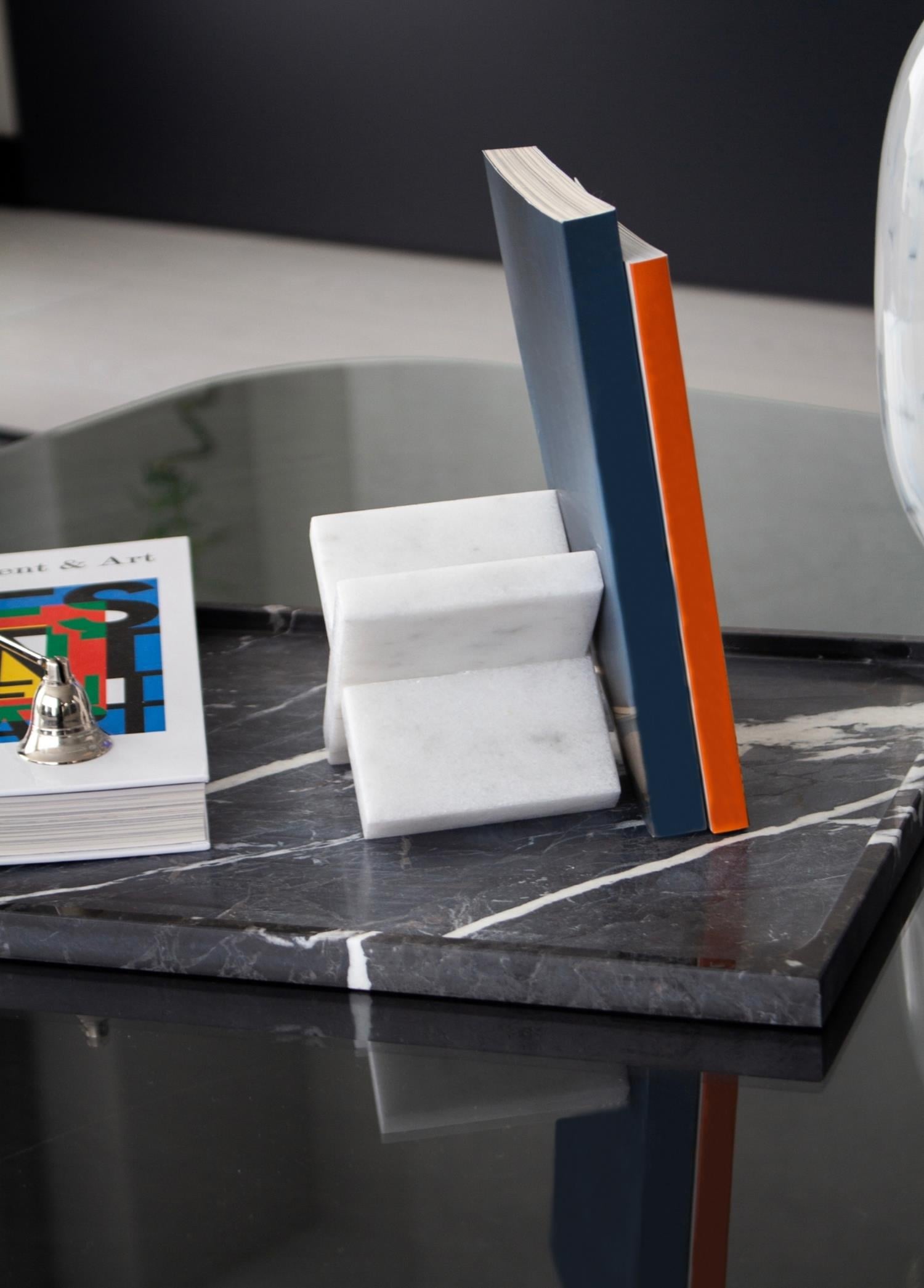 Nexa Book Holder