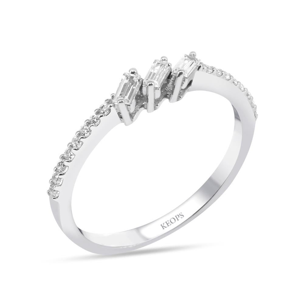 0.22 Karat Baget Pırlanta Tria Yüzük