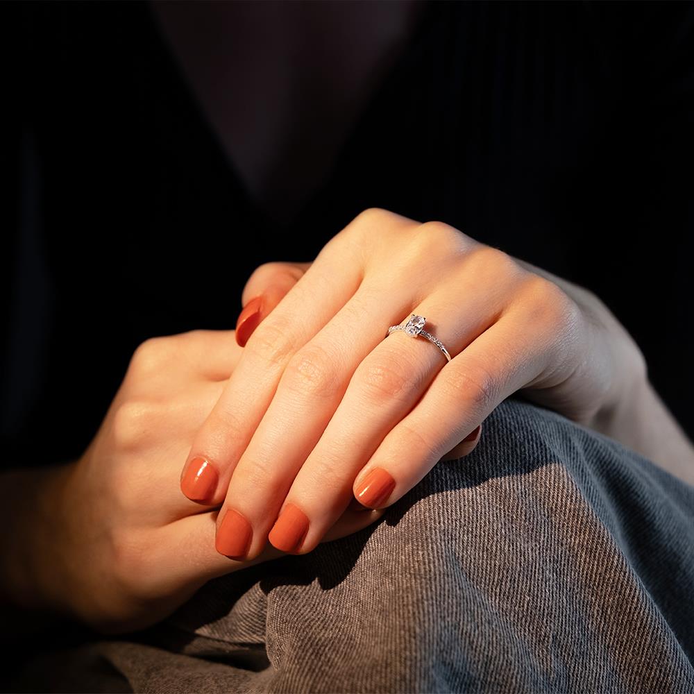 0.10 Özel Tasarım Oval Pırlanta Tektaş Yüzük