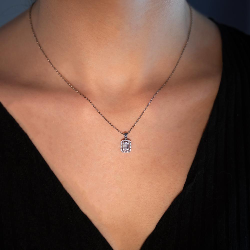 0.20 Karat Baget Pırlanta Kolye