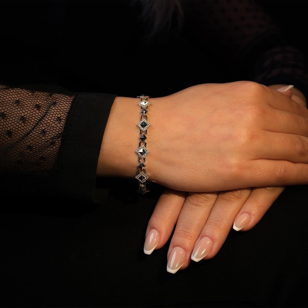 0.72 Karat Pırlanta Keops Piramit Bileklik