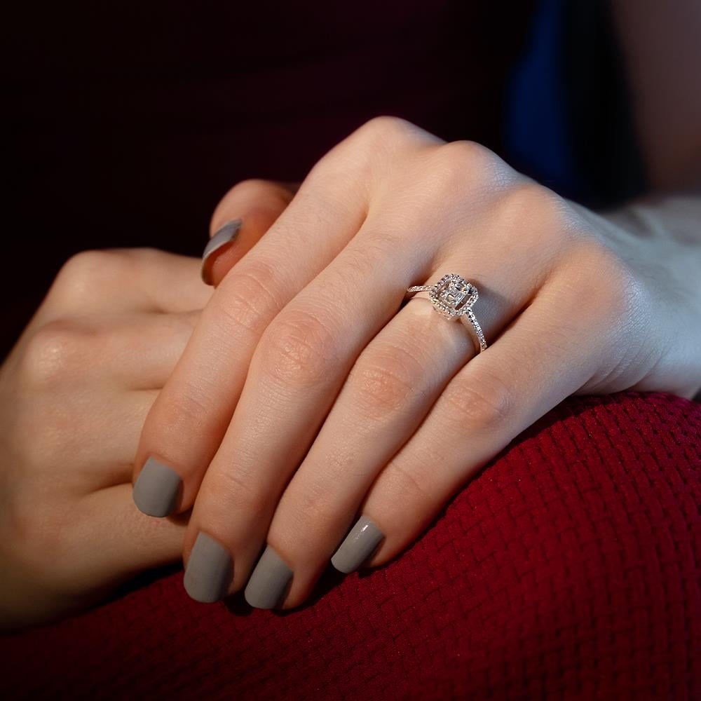 0.29 Karat Baget Pırlanta Yüzük