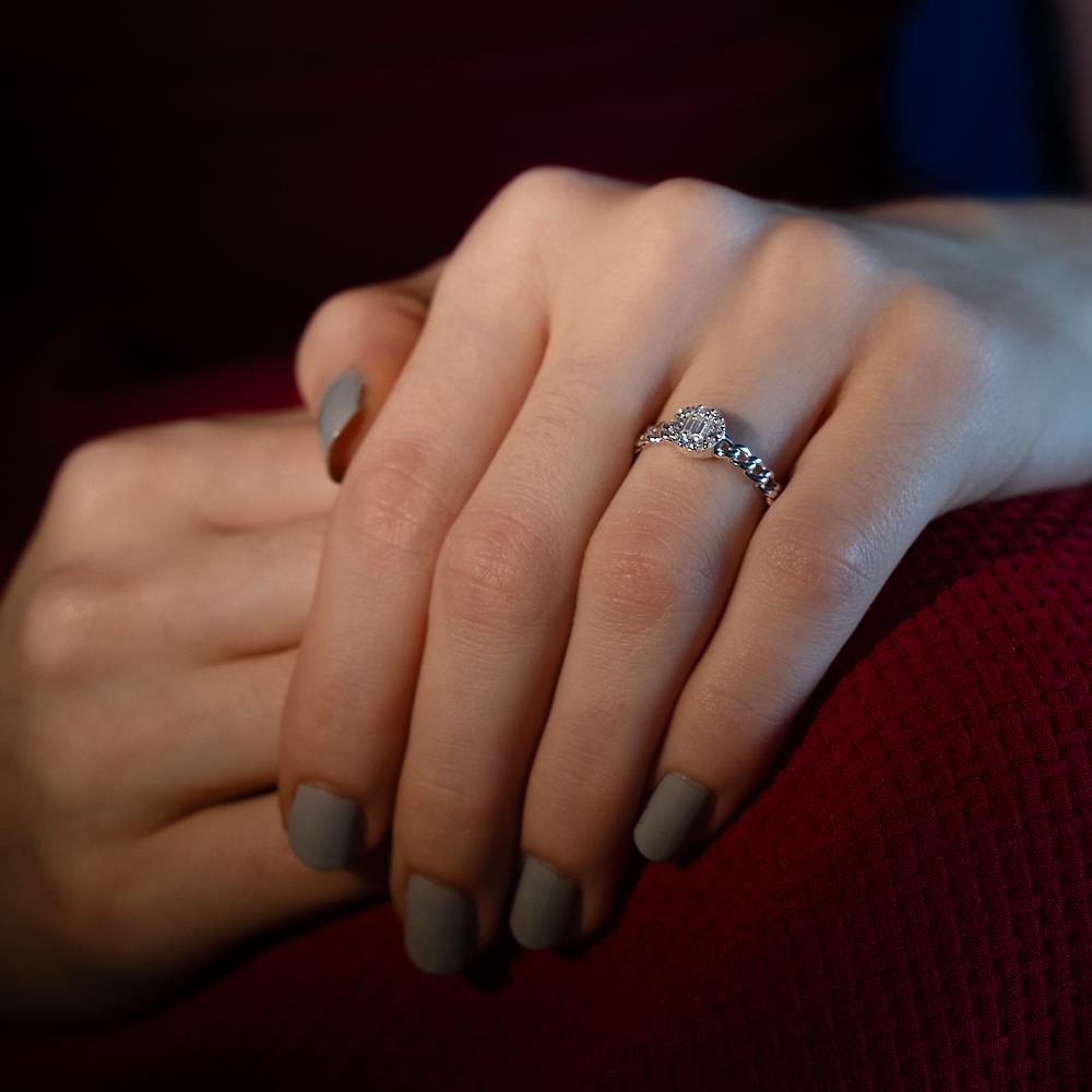 0.12 Karat Baget Pırlanta Yüzük