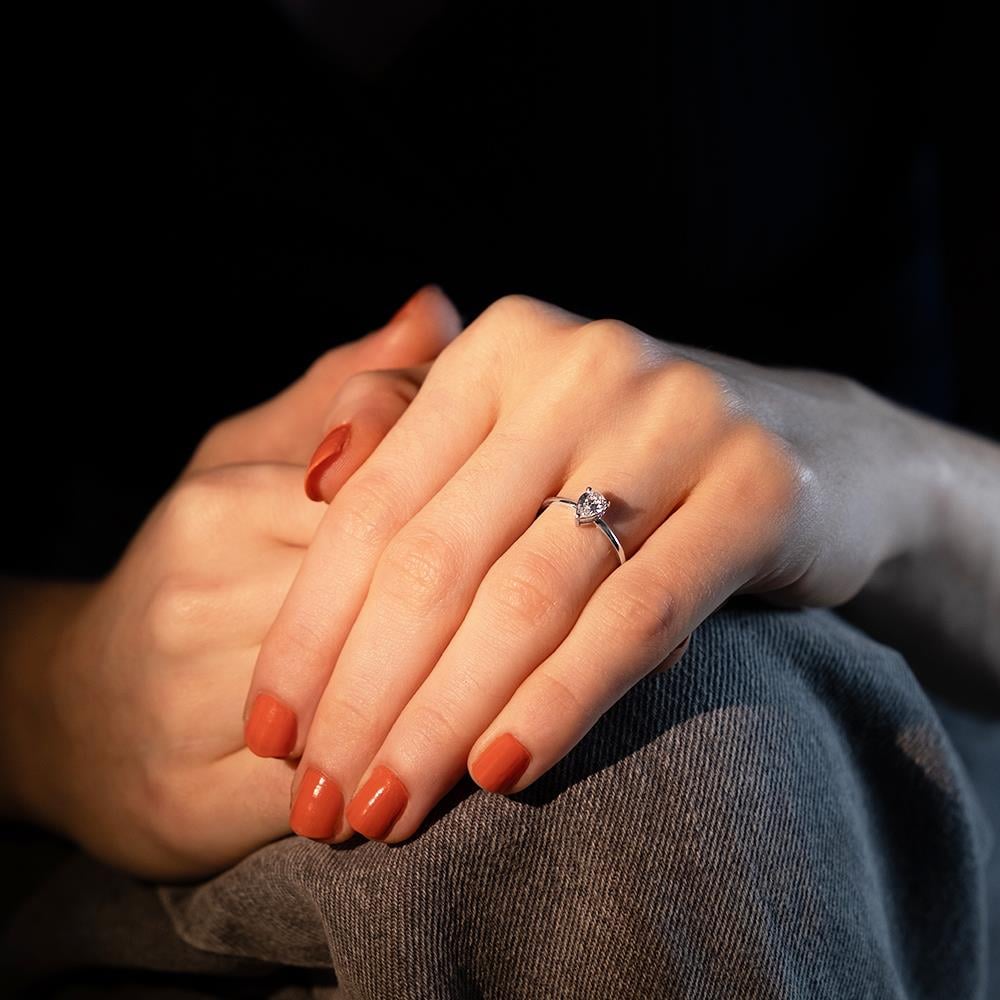 0,40 Karat Damla Kesim Pırlanta Tektaş Yüzük - GİA Sertifikalı