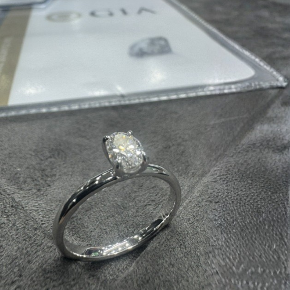 E Renk 0.40 Karat Oval Pırlanta Yüzük - GİA Sertifikalı
