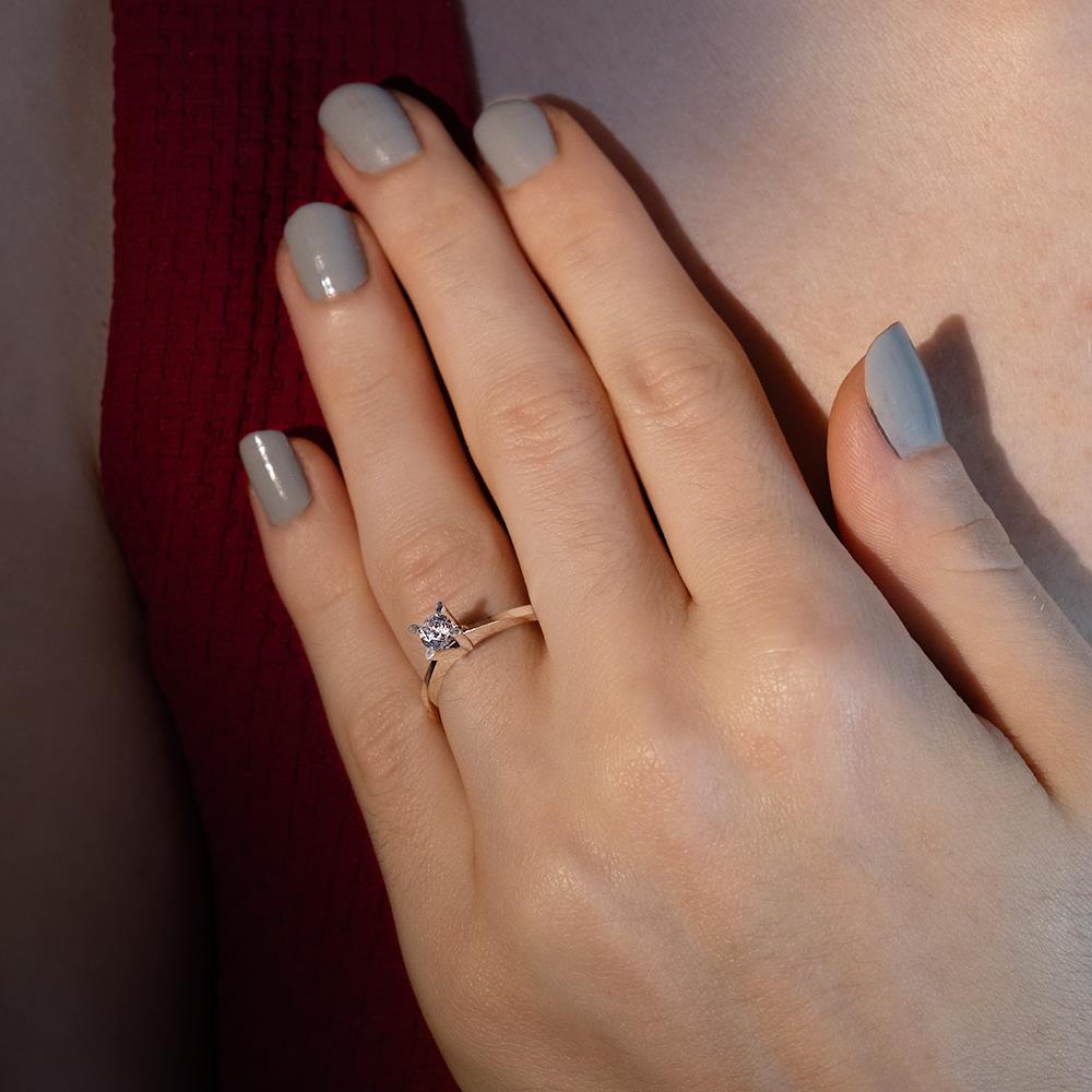 E Renk 0.25 Karat Pırlanta Tektaş Yüzük