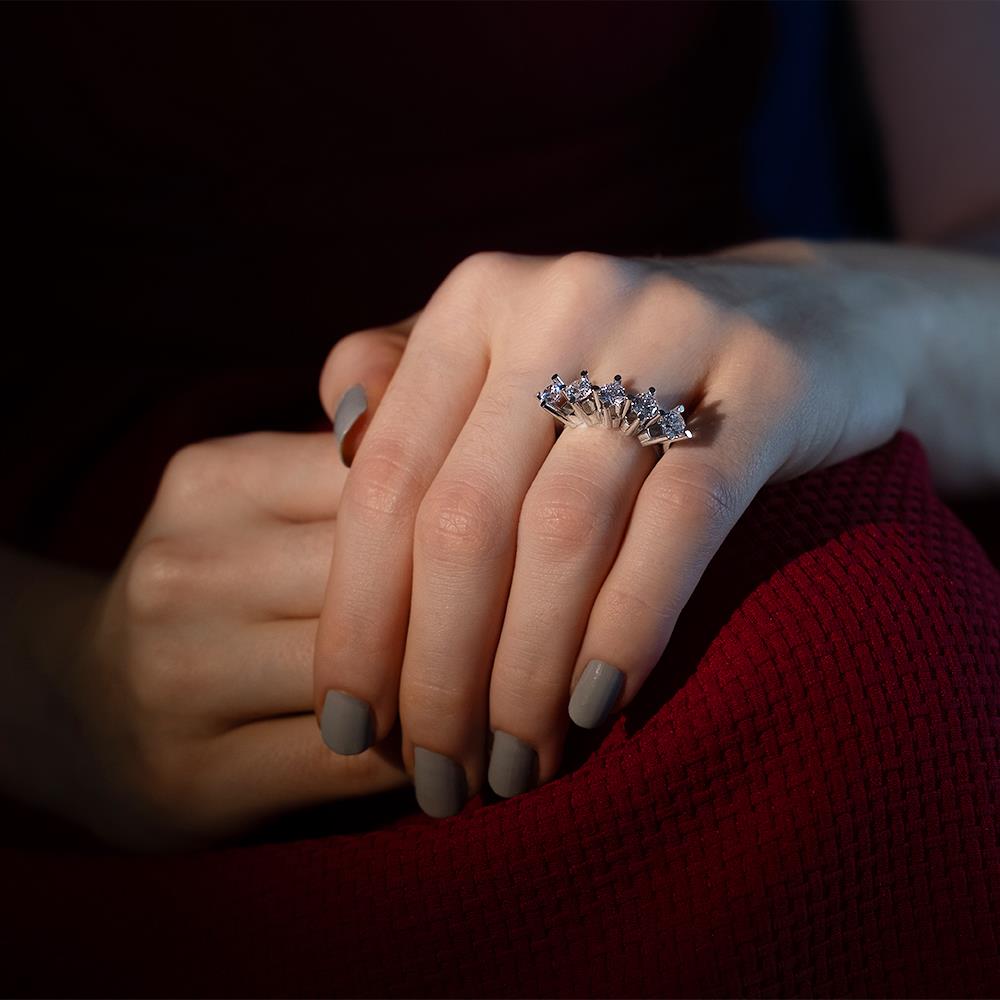 E Renk 1.65 Karat Pırlanta Beştaş Yüzük