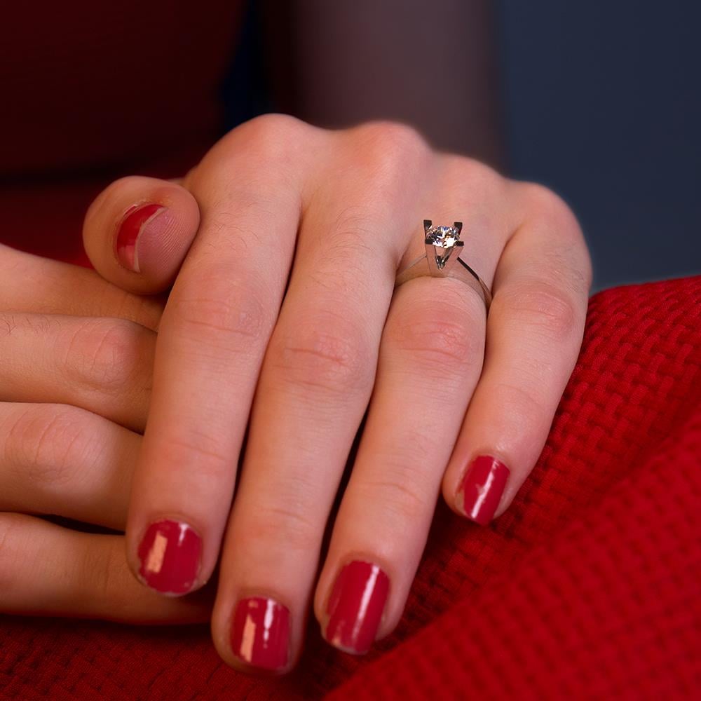 F Renk 0.50 Karat Pırlanta Tektaş Yüzük