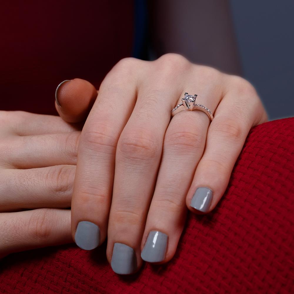 G Renk 0.30 Karat Pırlanta Tektaş Yüzük - HRD Sertifikalı