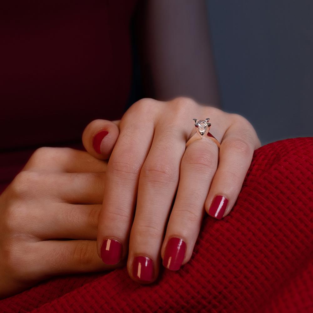 G Renk 0.90 Karat Pırlanta Tektaş Yüzük