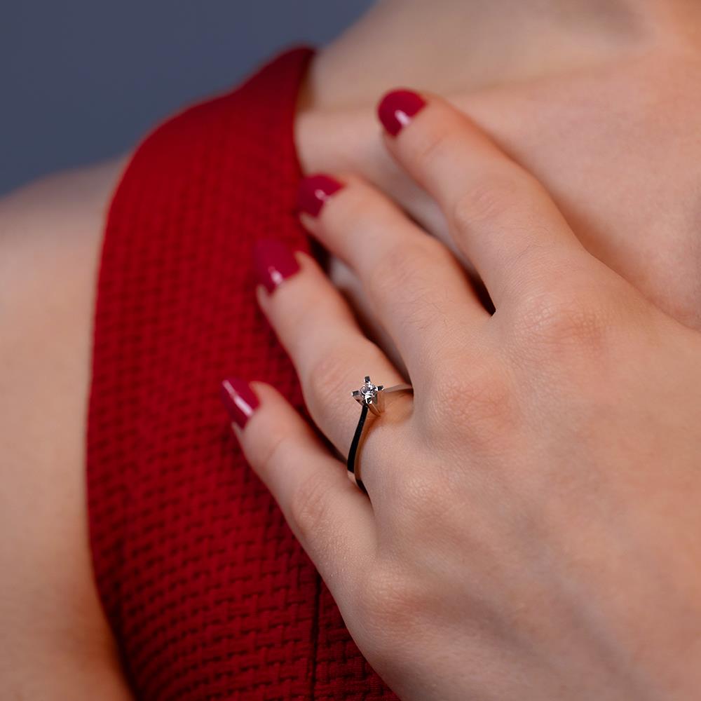 G Renk 0.15 Karat Pırlanta Tektaş Yüzük