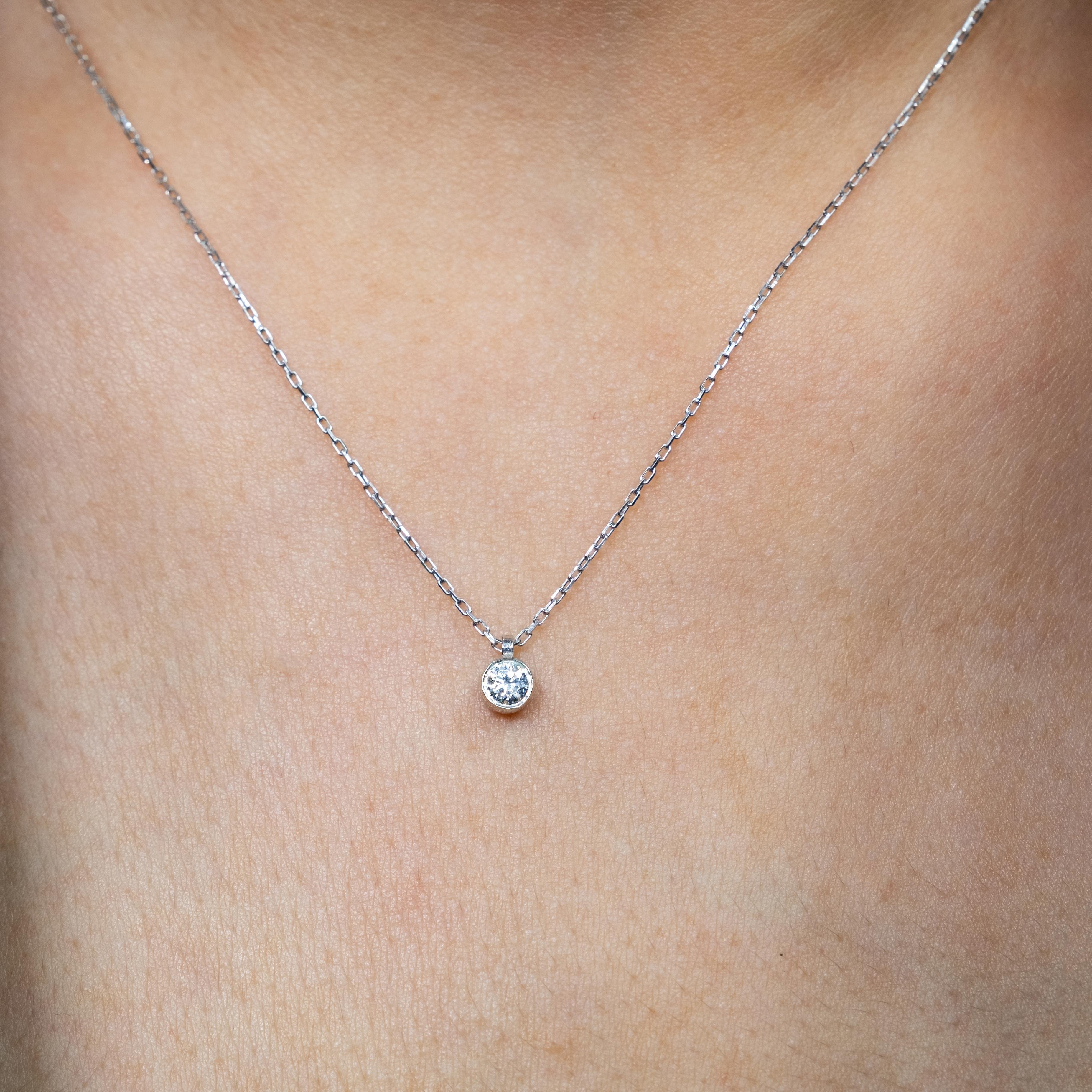 G Renk 0,10 Karat Pırlanta Tektaş Kolye