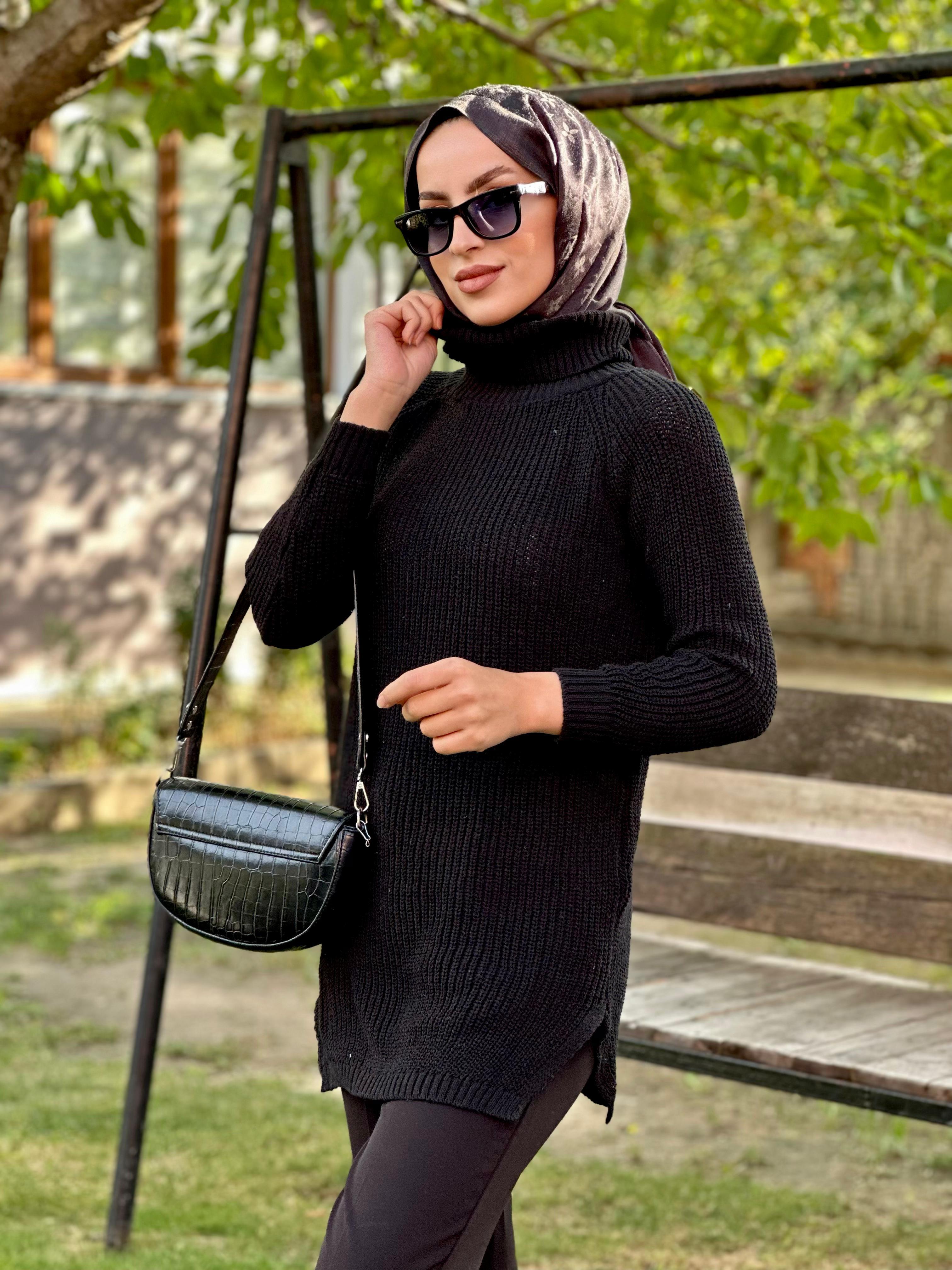 Boğazlı Yaka Yanları Yırtmaçlı Triko Tunik