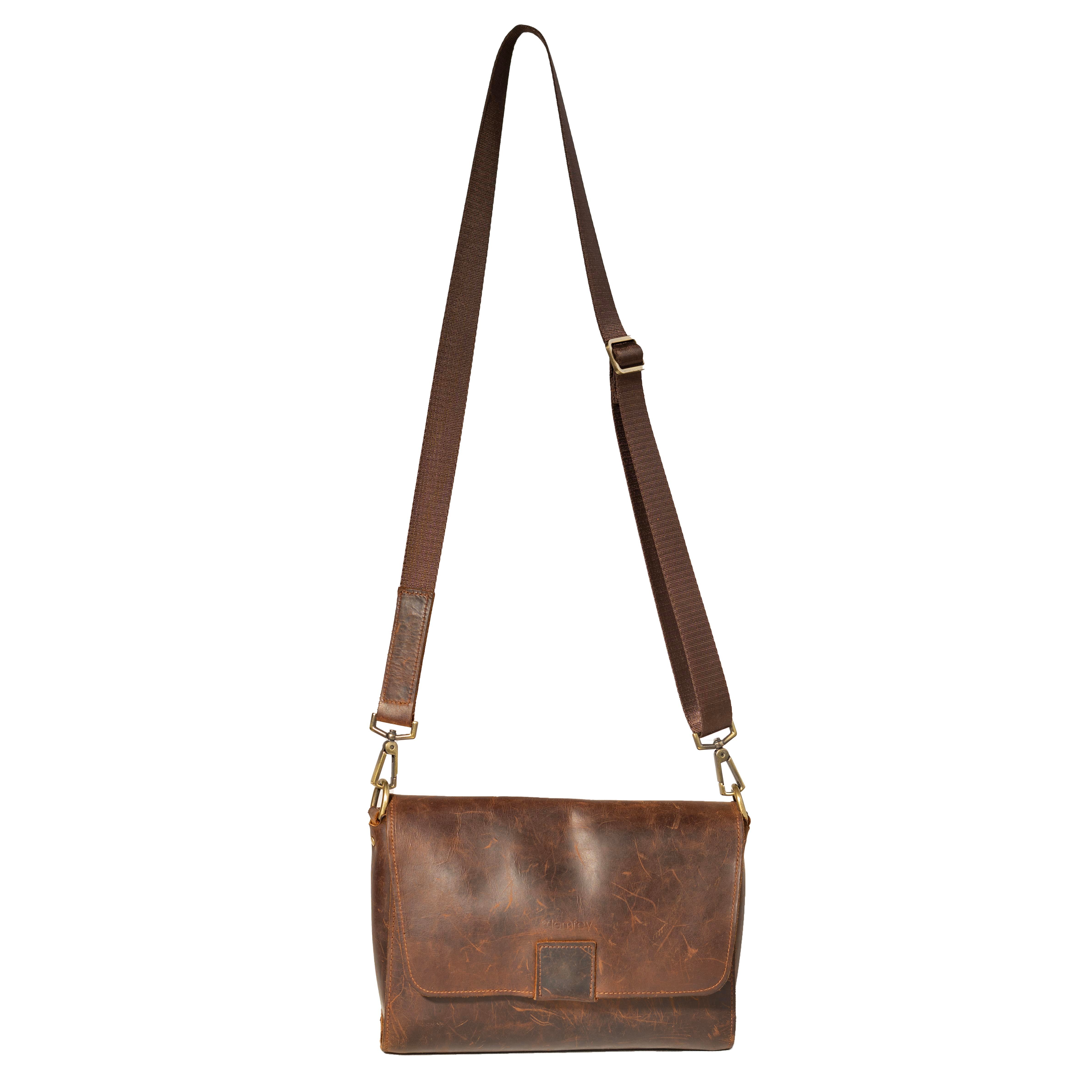 Asrın Postacı Çantası